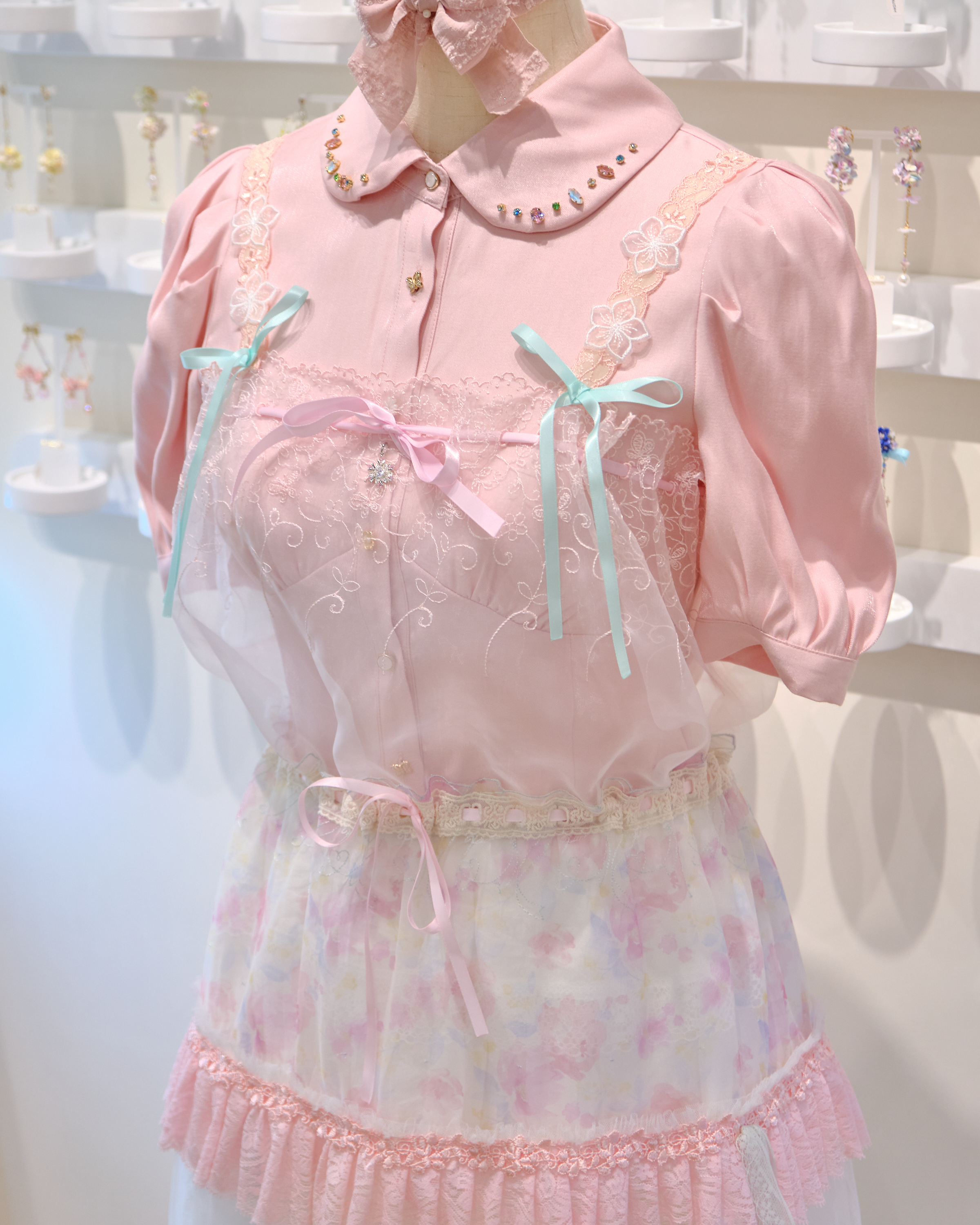 12831 Tiered Lace Cupcake Lady Short Dress Cover