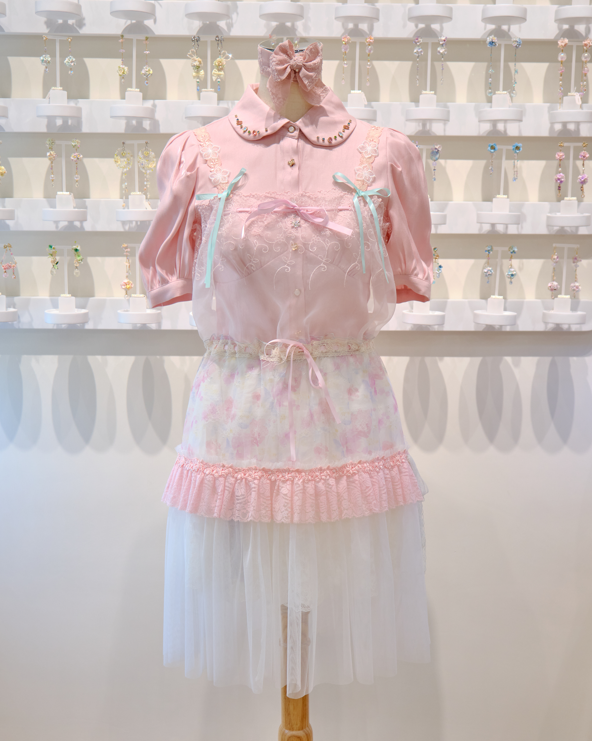 12831 Tiered Lace Cupcake Lady Short Dress Cover