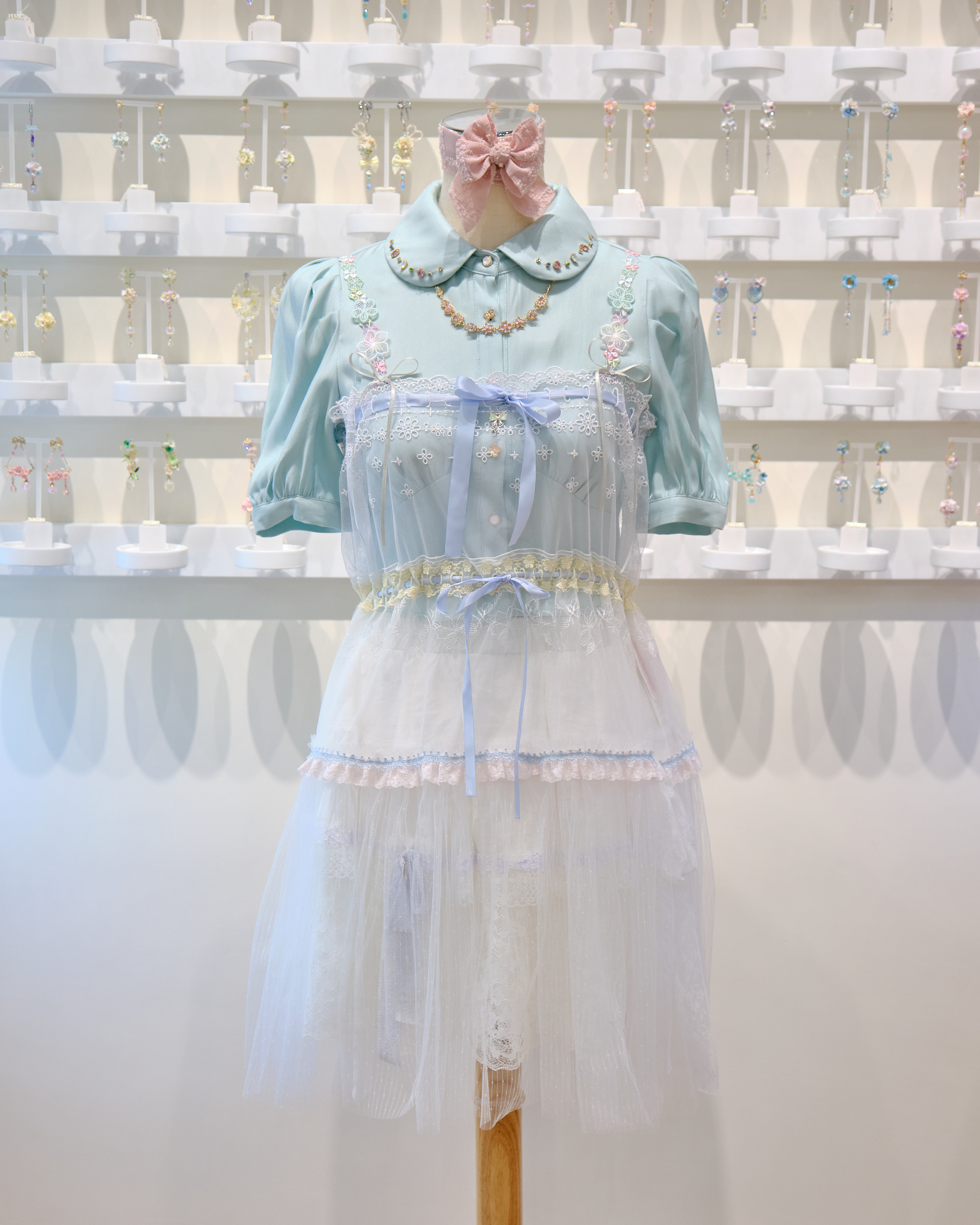 12830 Tiered Lace Cupcake Lady Short Dress Cover