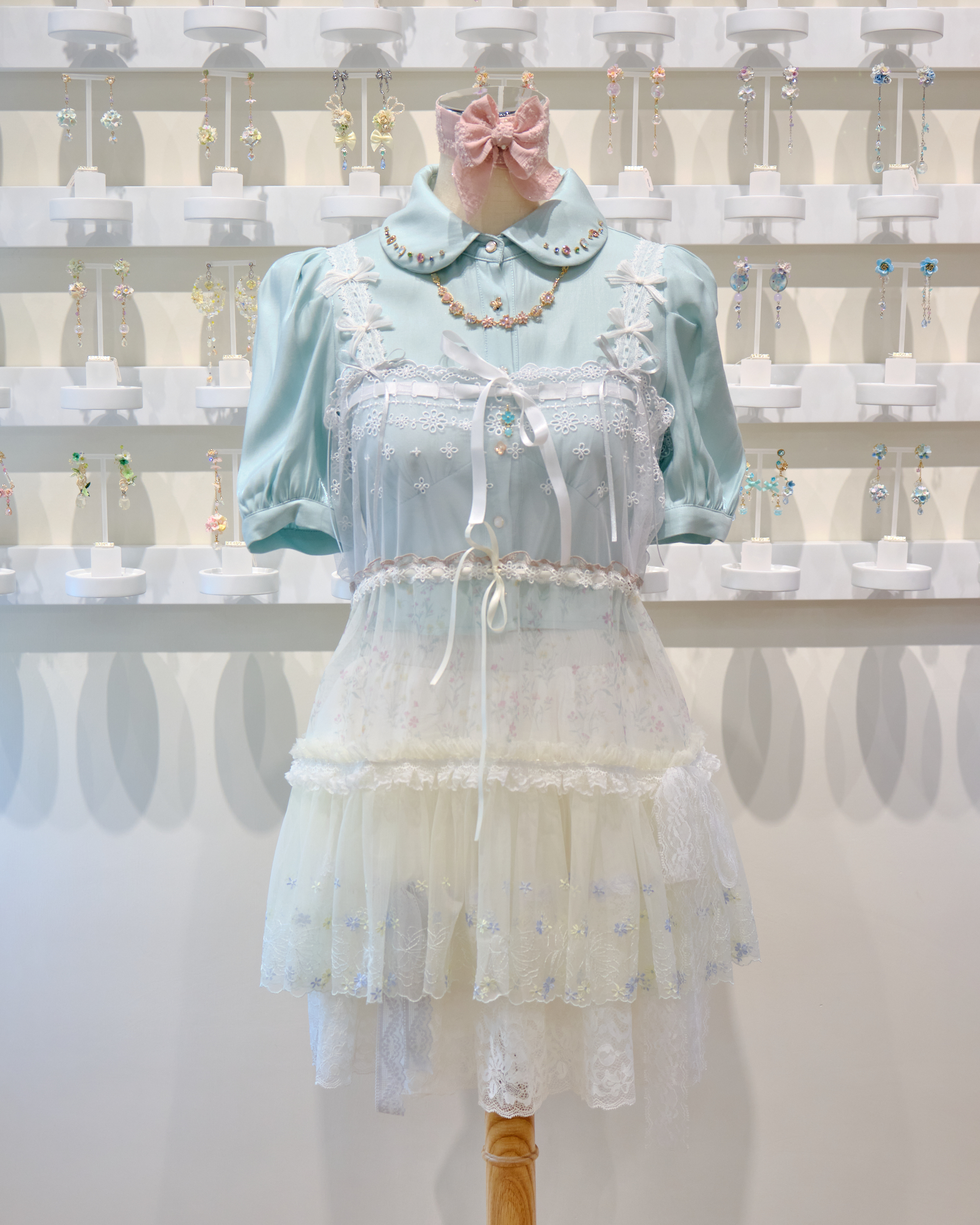 12828 Tiered Lace Cupcake Lady Short Dress Cover