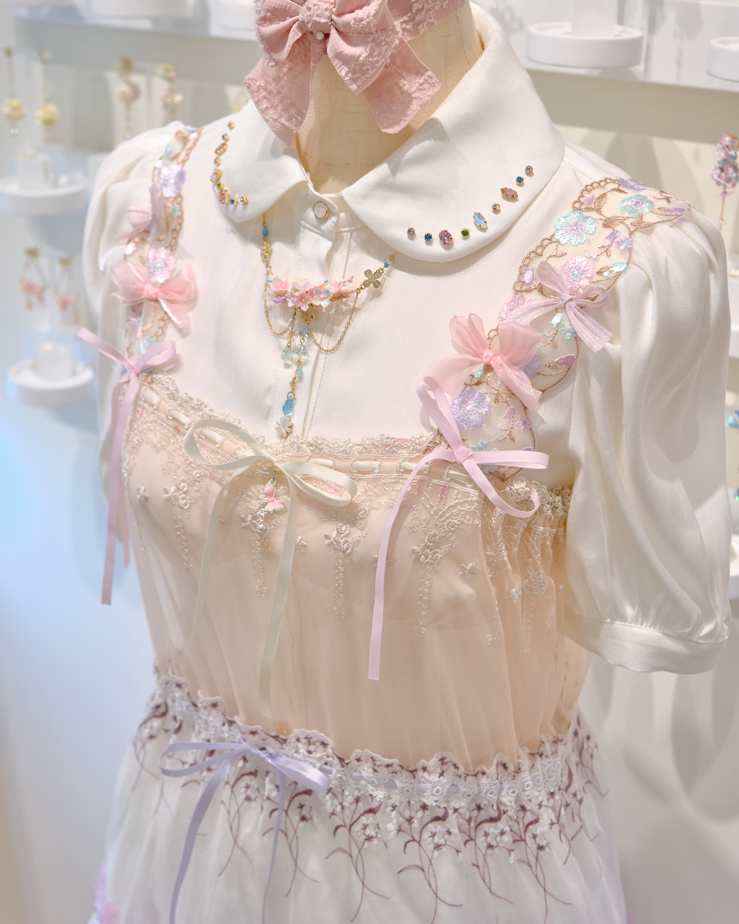 12826 Tiered Lace Cupcake Lady Short Dress Cover