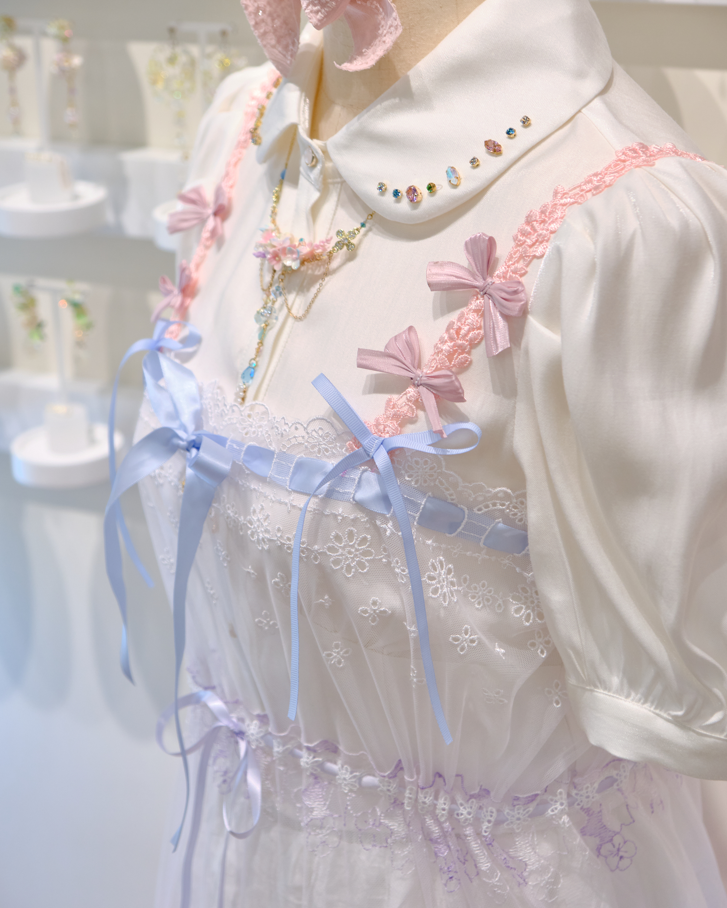 12825 Tiered Lace Cupcake Lady Short Dress Cover