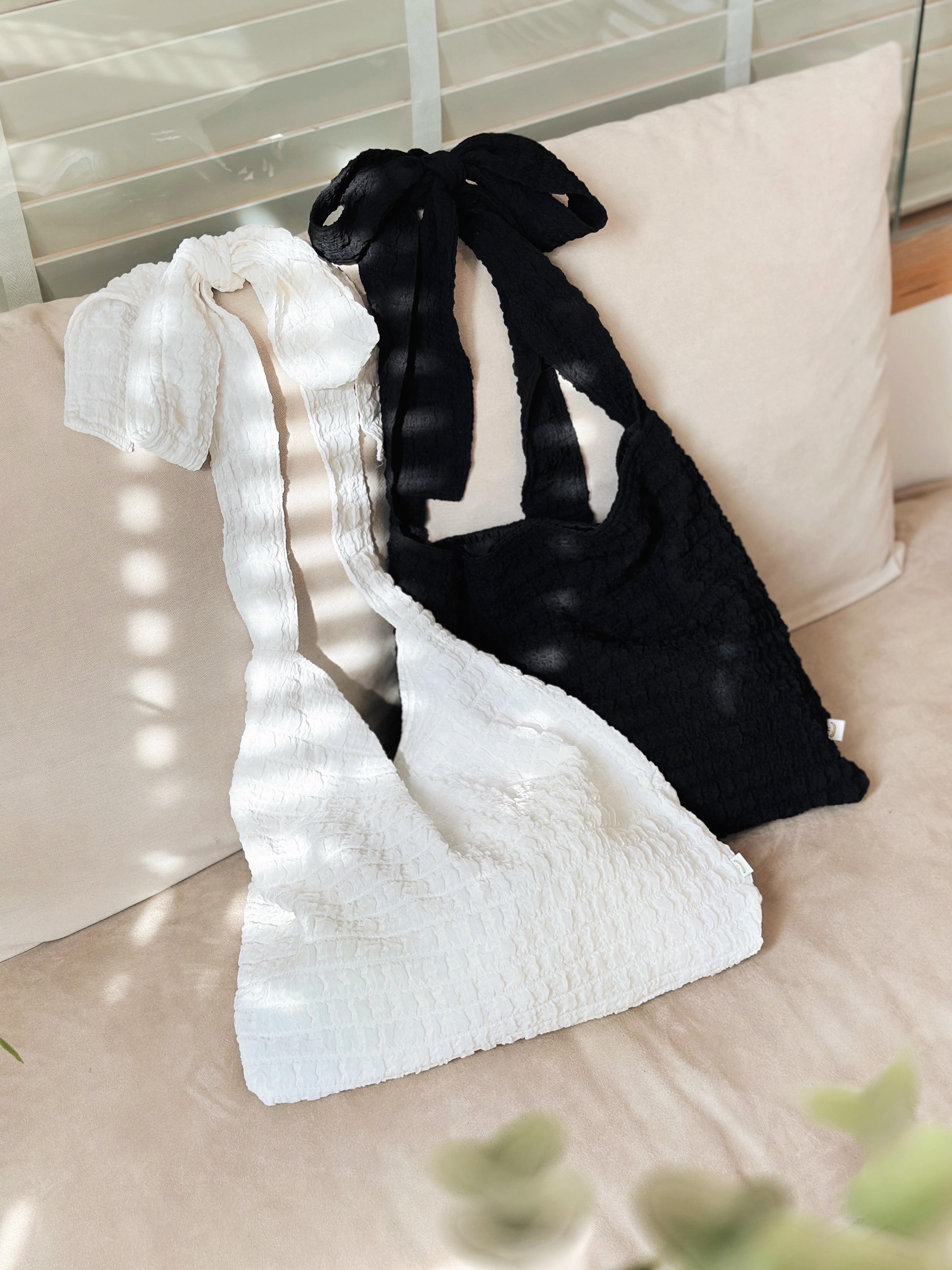 兩色 / 蝴蝶結質感豆腐袋子 / Bow Knot Tofu-Texture Fabric Bag