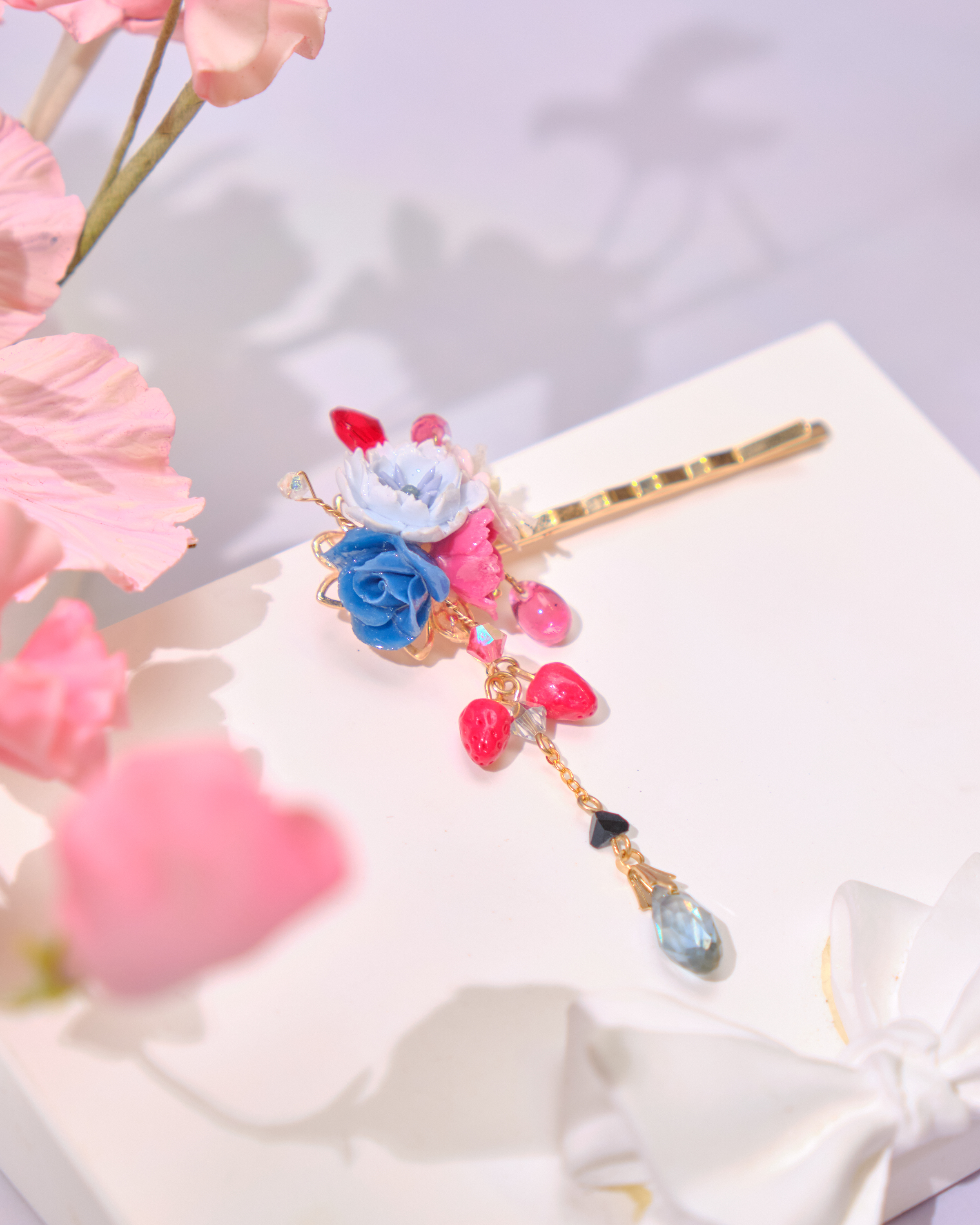12808 粉嫩花束發夾配吊飾