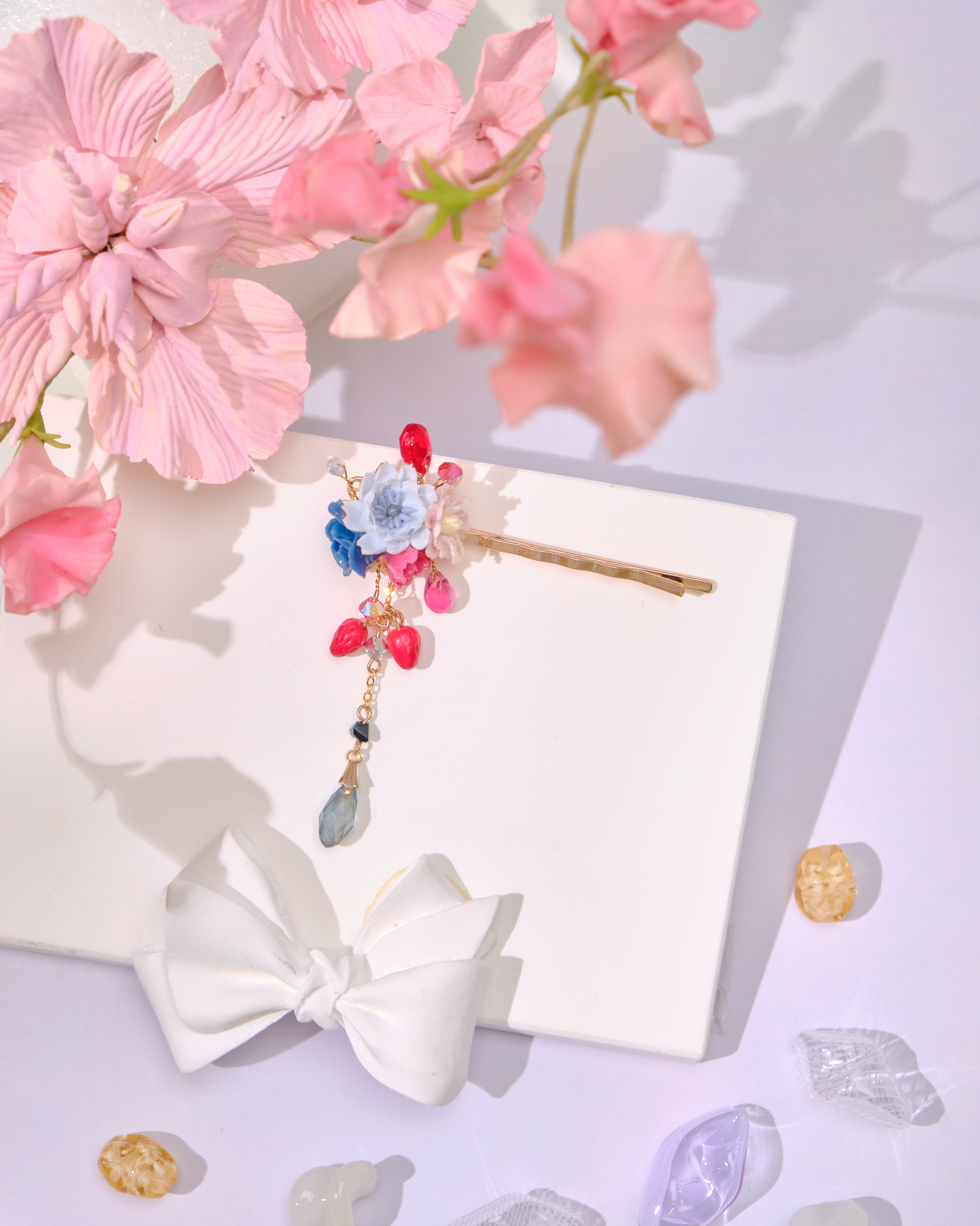 12808 粉嫩花束發夾配吊飾