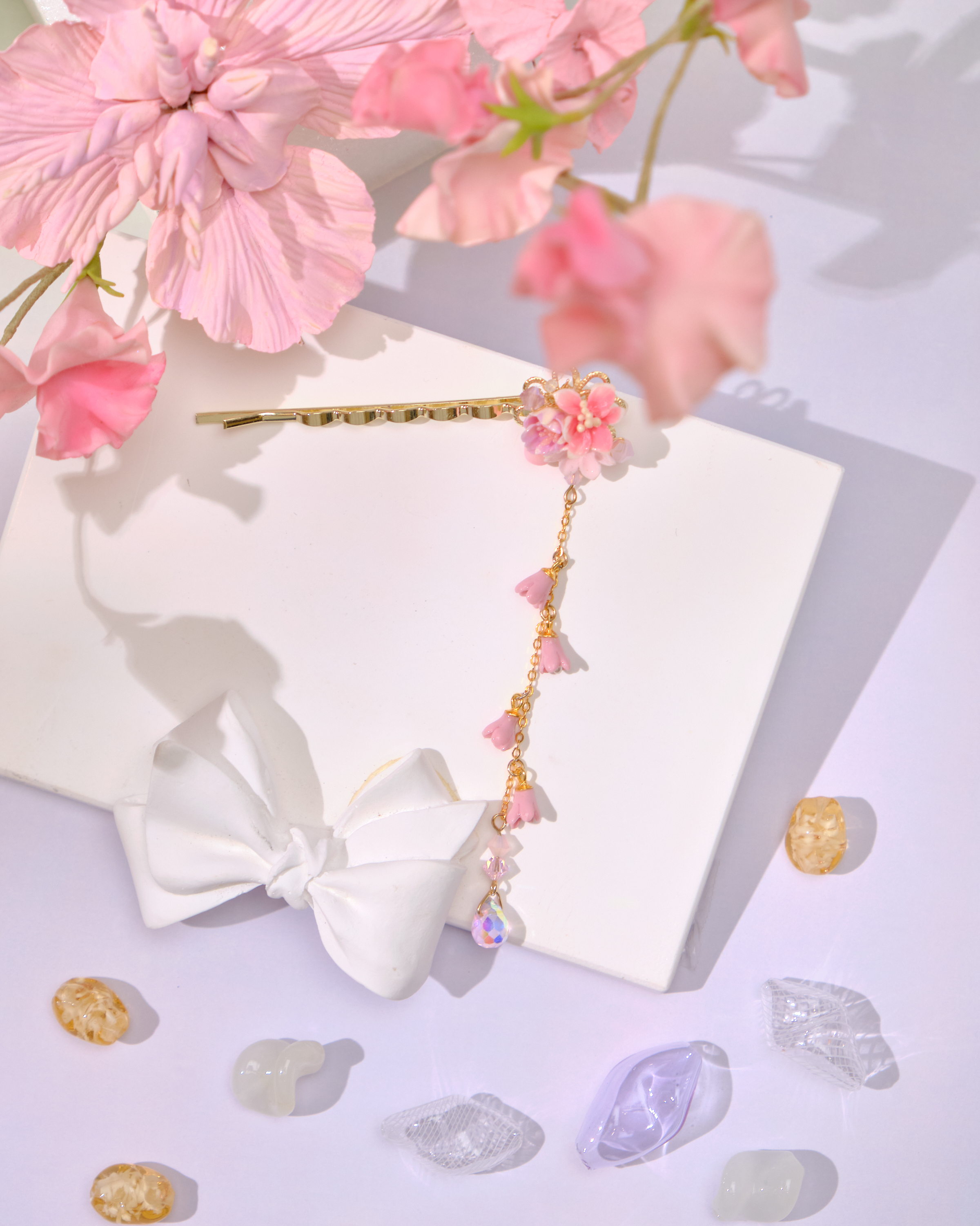 12806 粉嫩花束發夾配吊飾