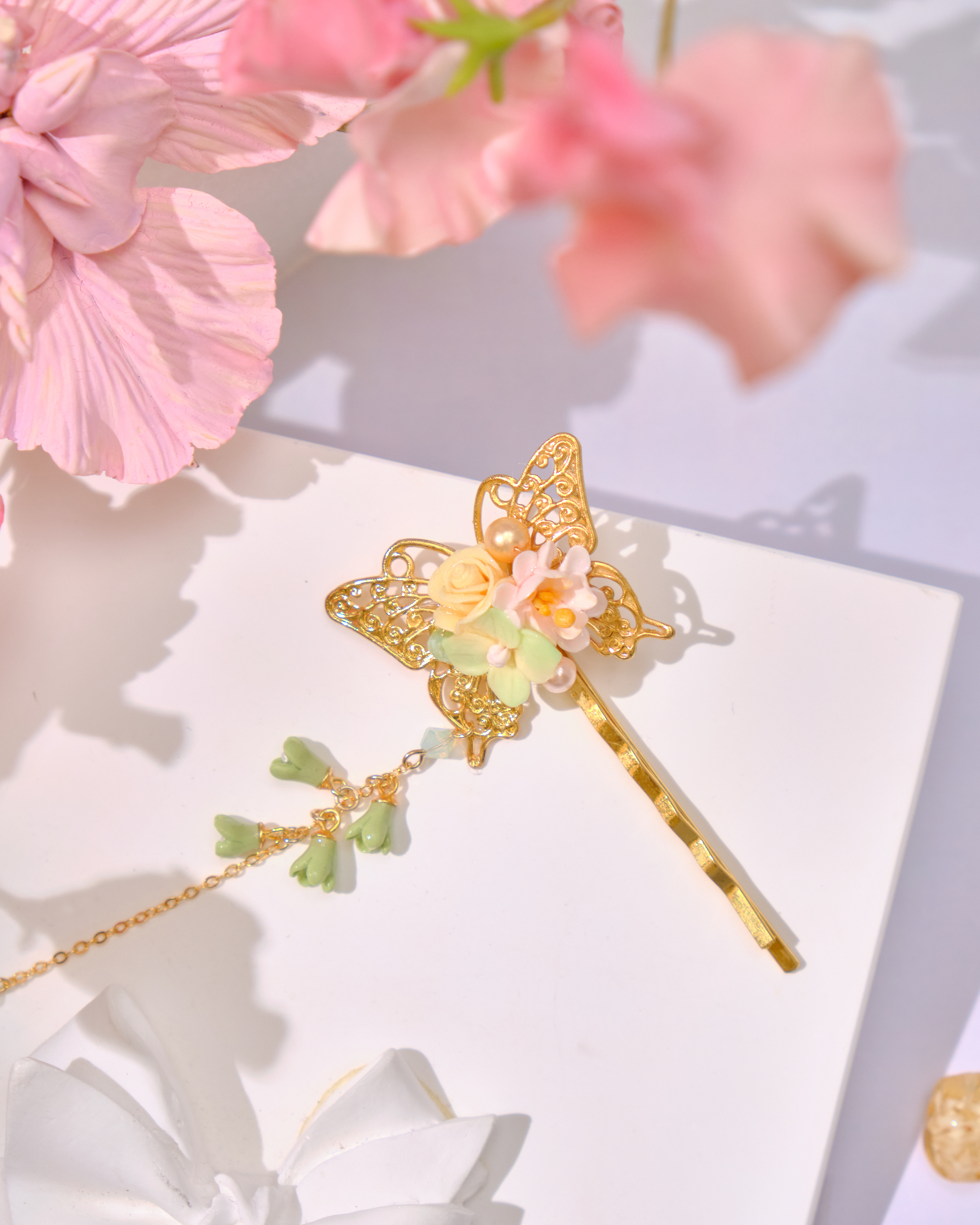 12804 粉嫩花束發夾配吊飾