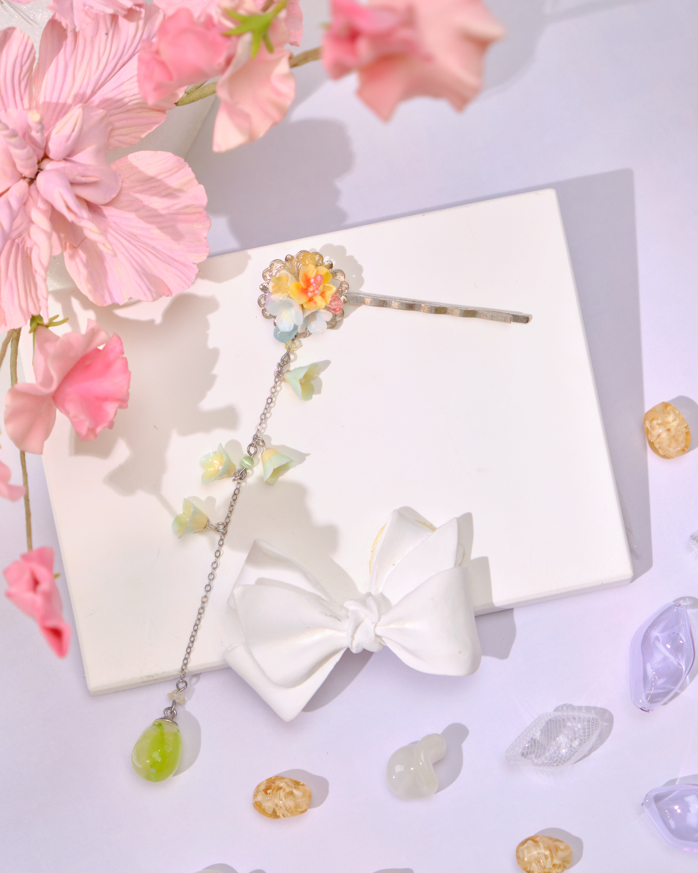 12800 粉嫩花束發夾配吊飾