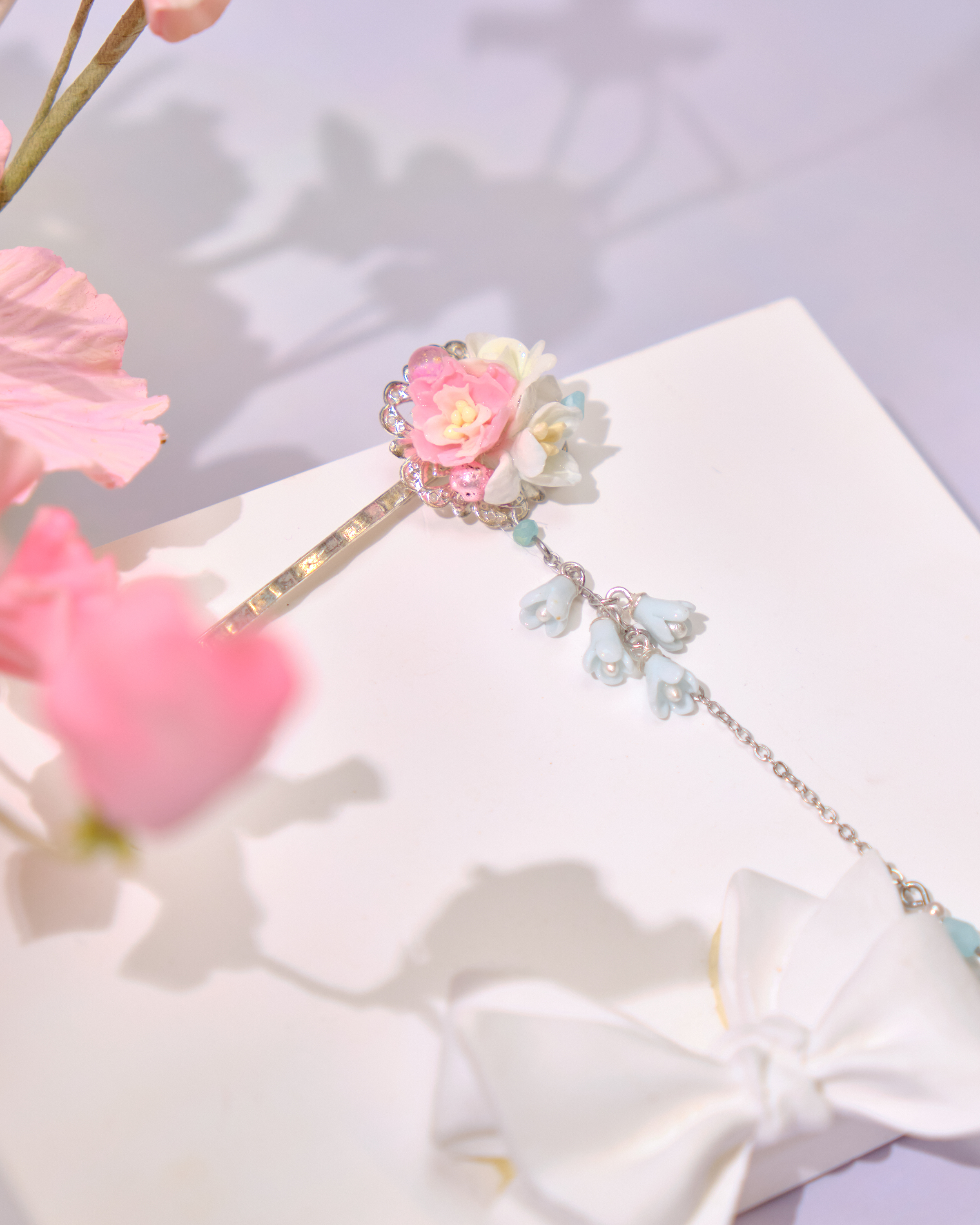 12799 粉嫩花束發夾配吊飾