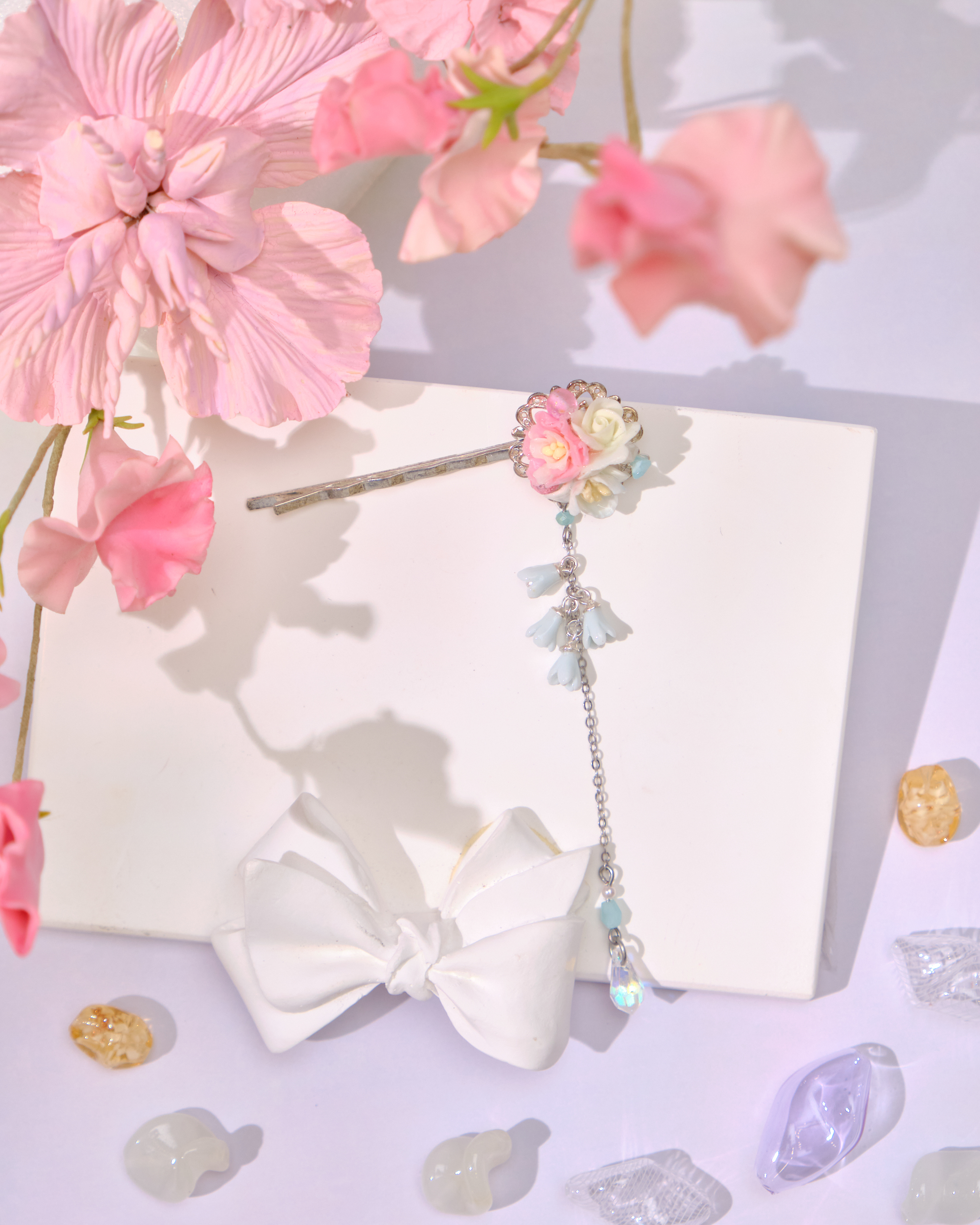 12799 粉嫩花束發夾配吊飾