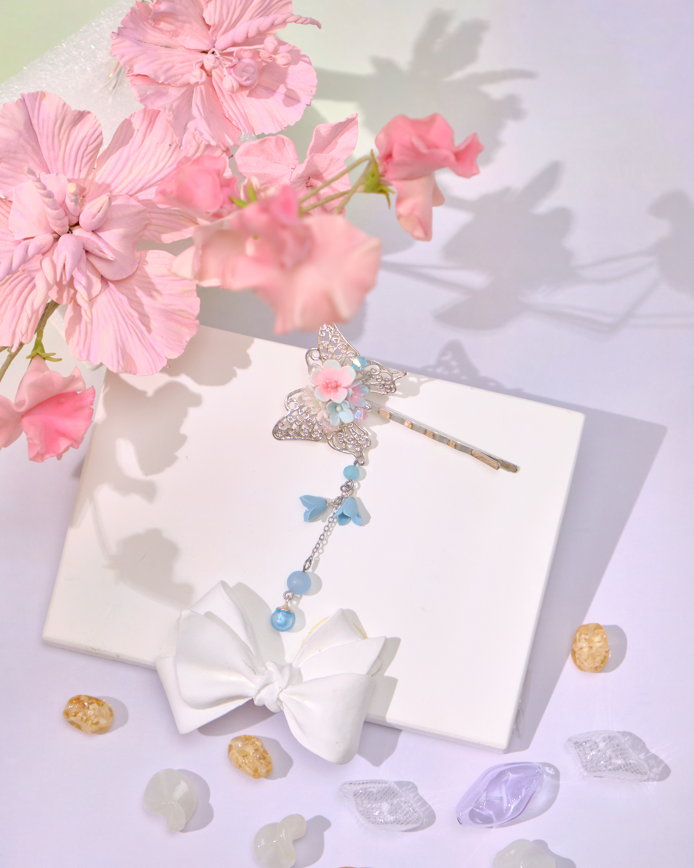 12797 粉嫩花束發夾配吊飾