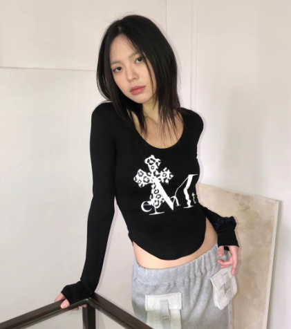 【代購】MUCENT 十字豹紋圓領長袖T-Shirt 圓領T 薄長袖 豹紋 素色 十字架 P0000BHG