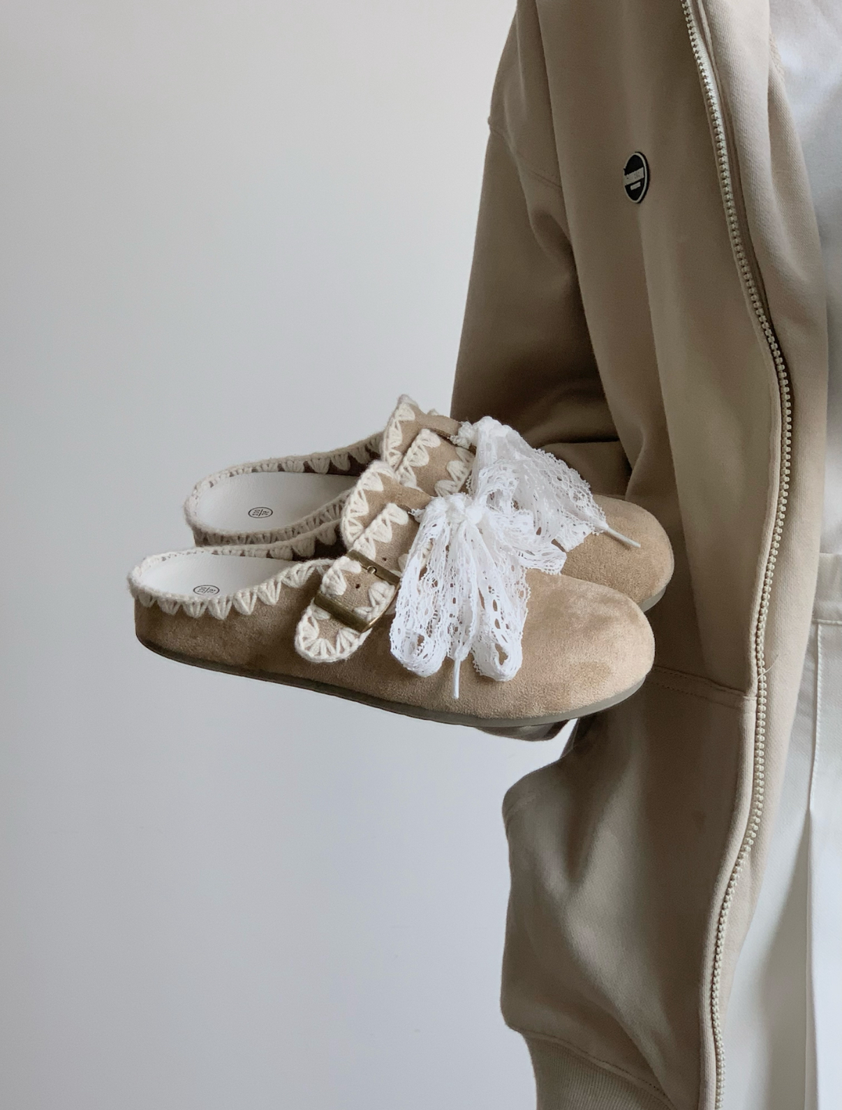 零碼現貨奶茶色EU37/40 寶寶藍EU35 芭蕾風勃肯鞋 蕾絲鞋帶 外縫線 麂皮 涼鞋 拖鞋 女款 紅色 奶茶色 寶寶藍 (任買兩件711免運) /現貨