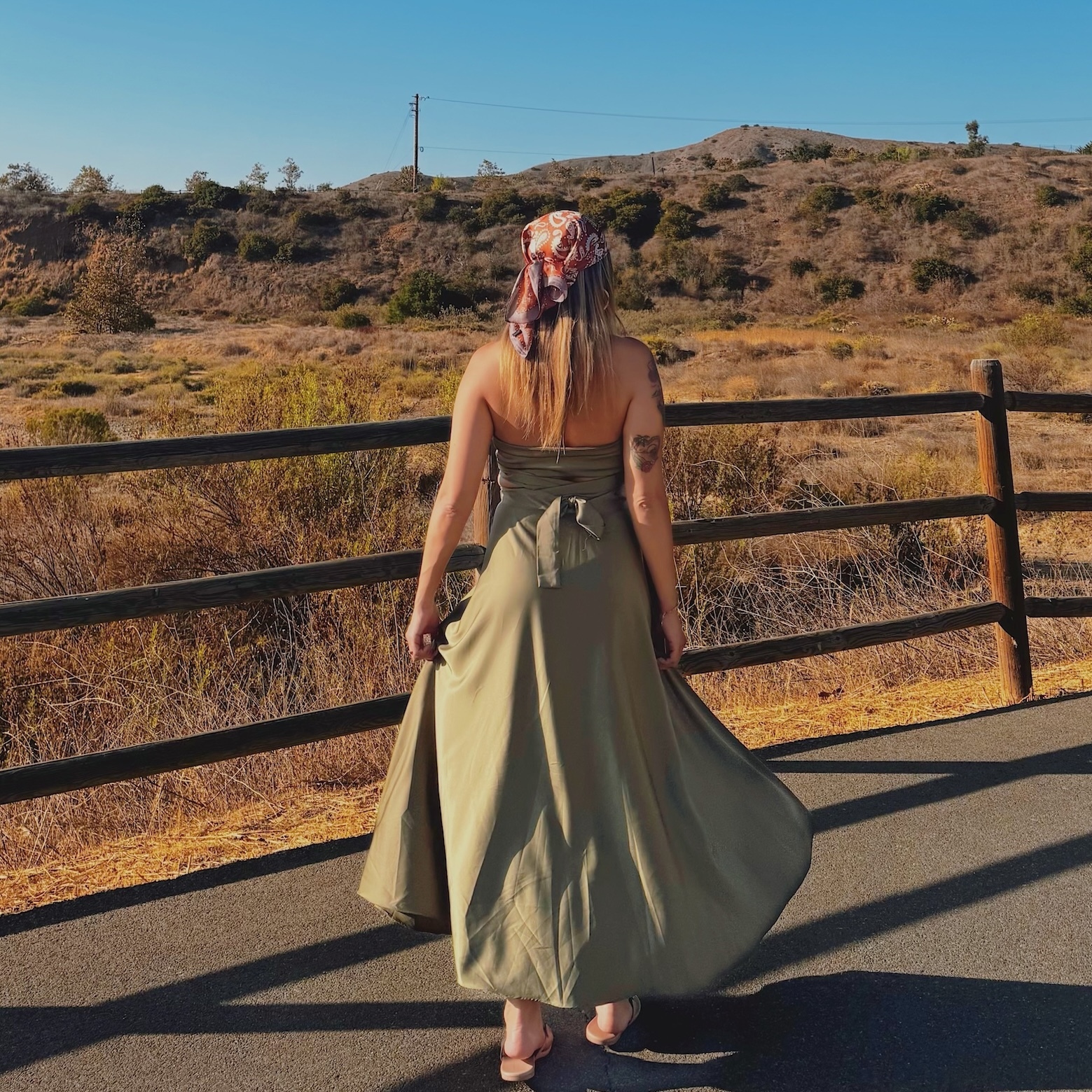 橄欖綠緞面光澤綁帶套裝🦚