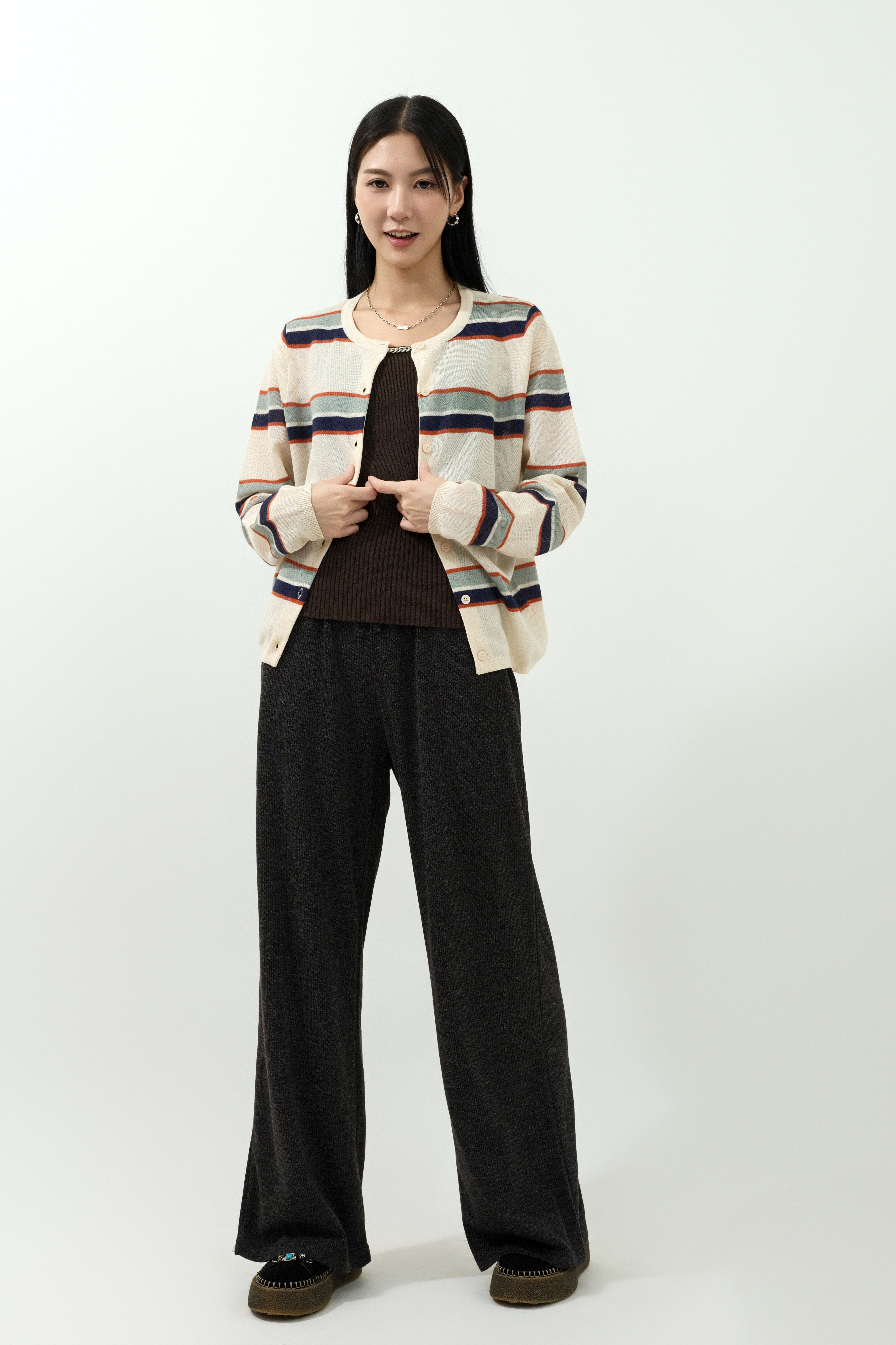 粗幼撞色間乾爽線cardigan (現貨款式）