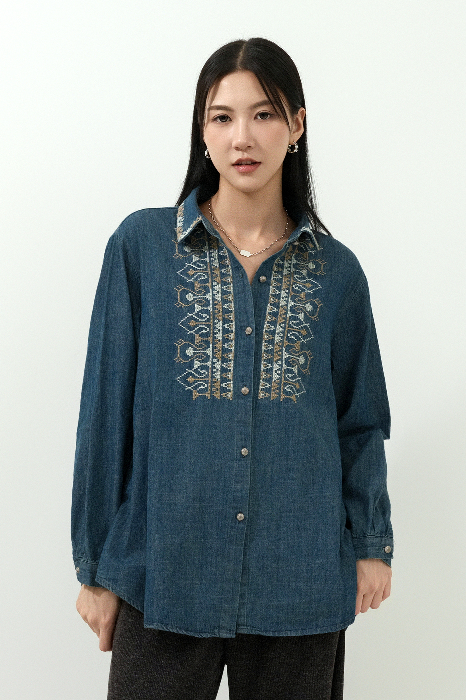 民族繡花領牛仔恤衫 (現貨款式）