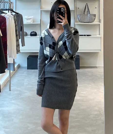 【代購】DIAGONAL HEART ARGYLE KNIT CARDIGAN 格紋愛心針織外套 針織衫 針織開衫 開衫 針織外套 菱格紋 愛心 黑 灰 兩色