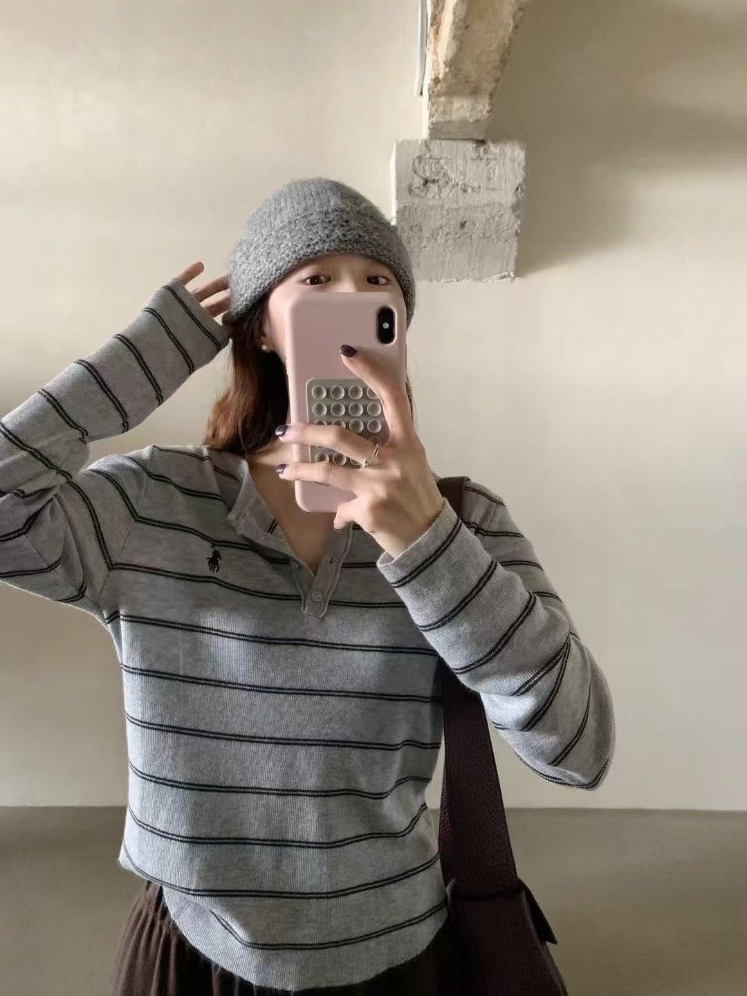 1603 刺繡小馬針織長袖上衣