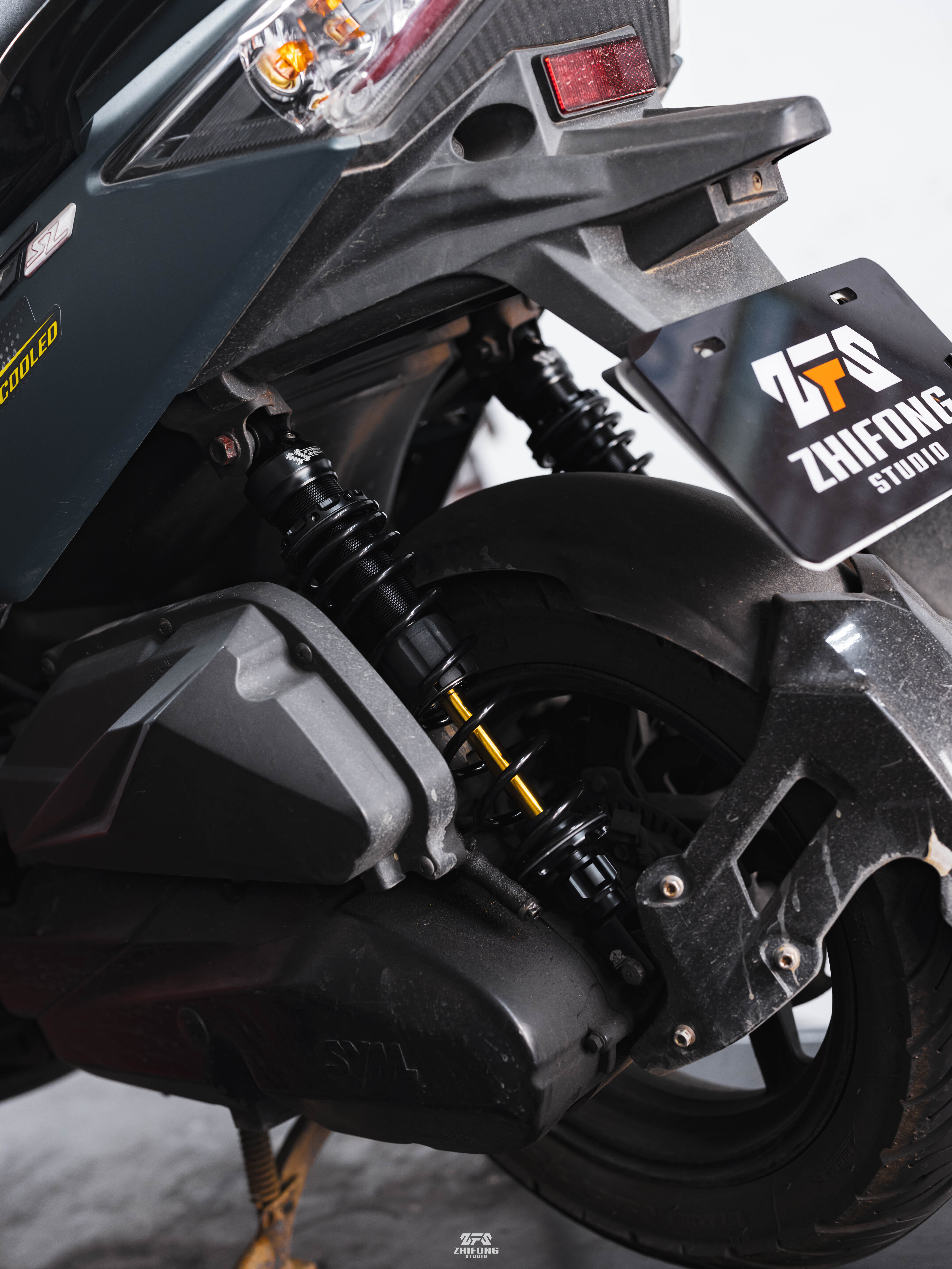 【 野蠻公牛 】極速火箭可調後避震