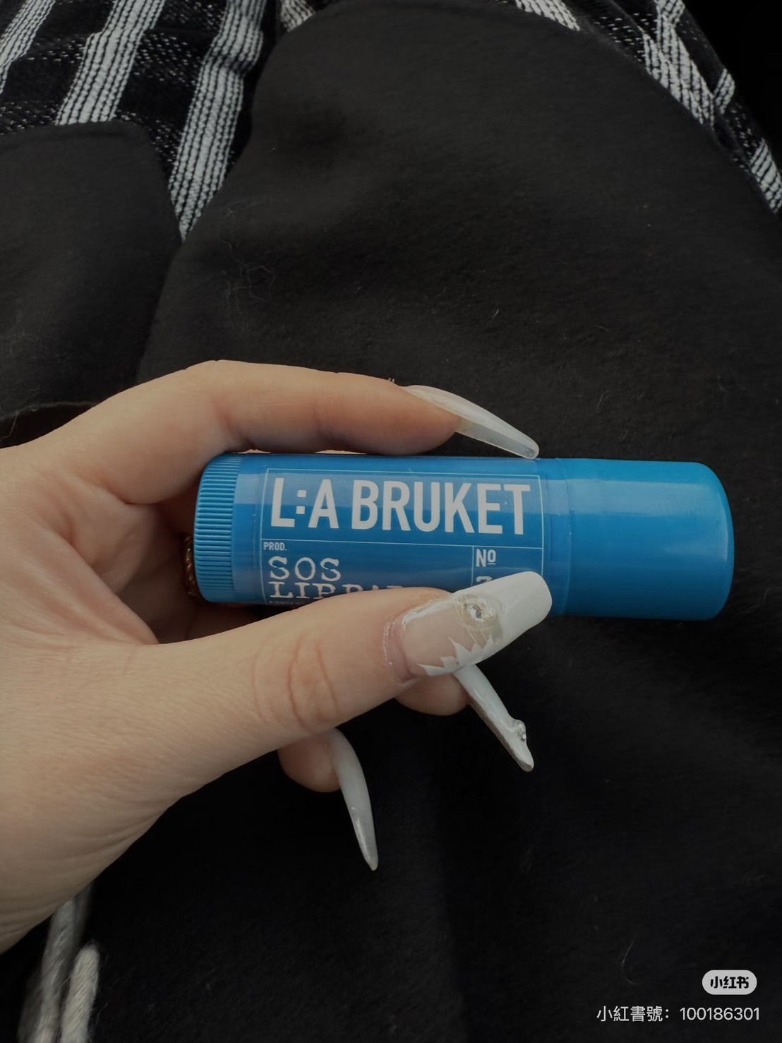 LA Bruket 309 薄荷急救護唇棒 14g