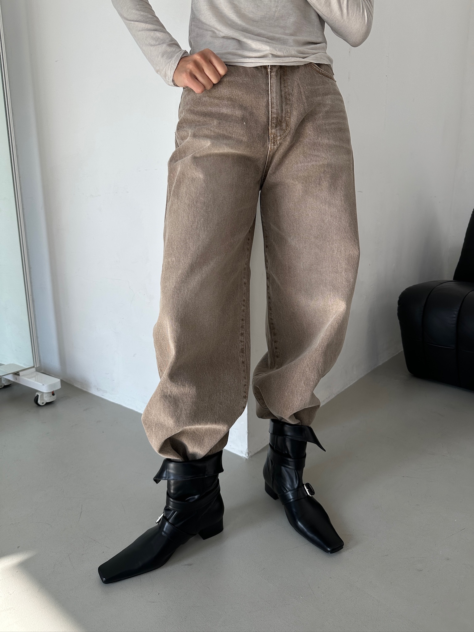 Washed bronze jeans