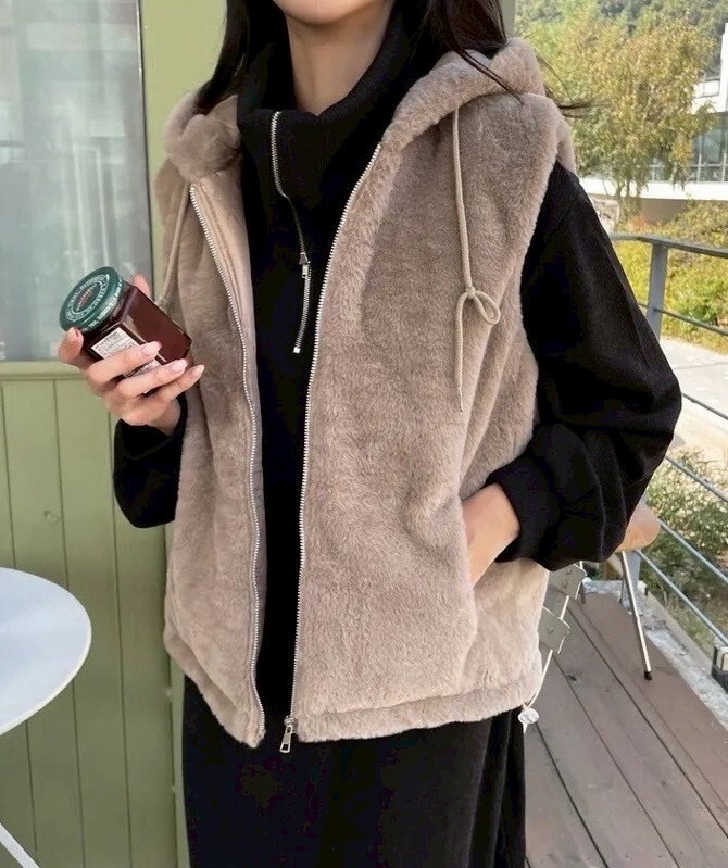 舒服兔毛拉鍊連帽背心