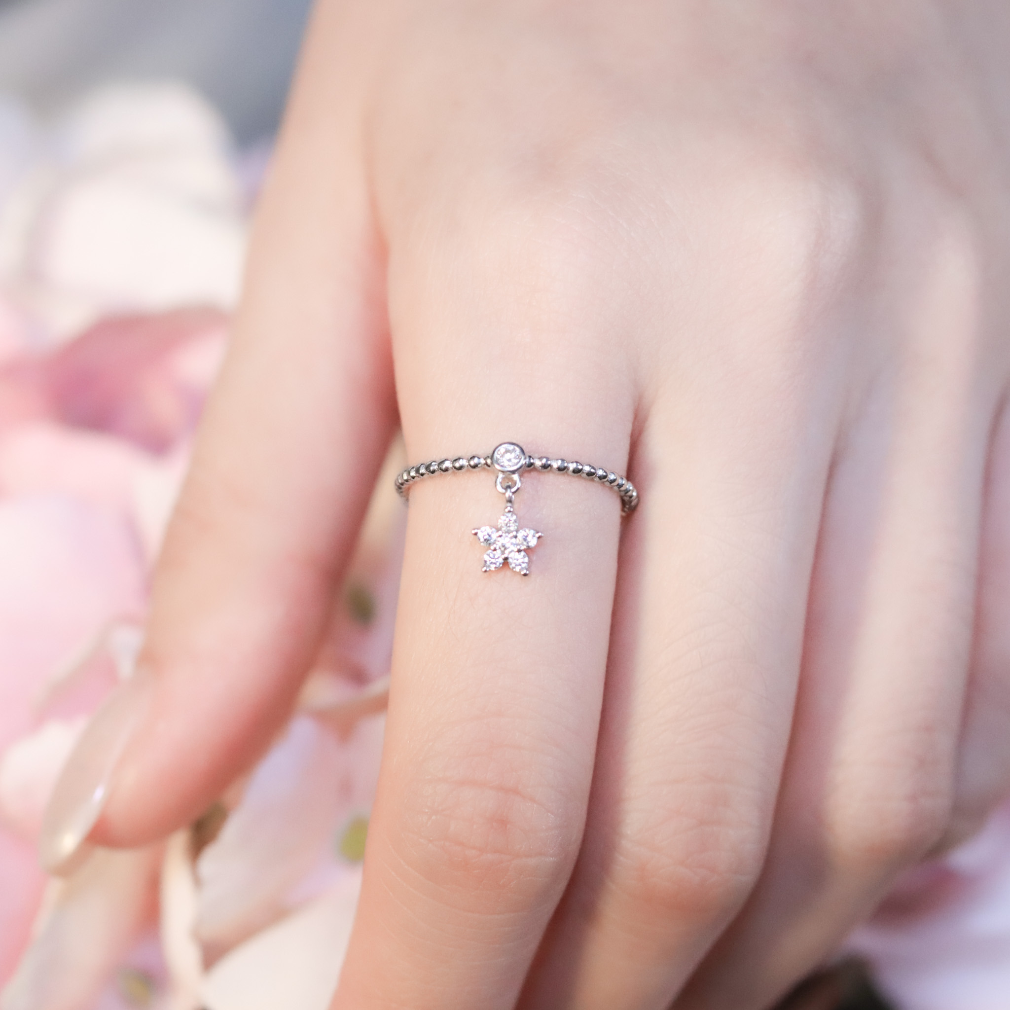 | 925純銀・ 白金 ・莫桑石 | 唯一的花花戒指 | RI0959 |