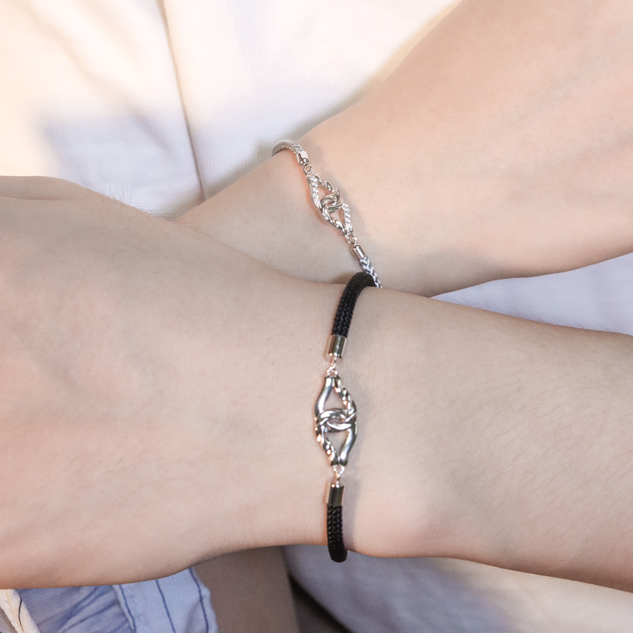 | 925純銀・厚鍍白金 | 牽定你的手情侶手繩 （男款 /女款） | BR1351 |