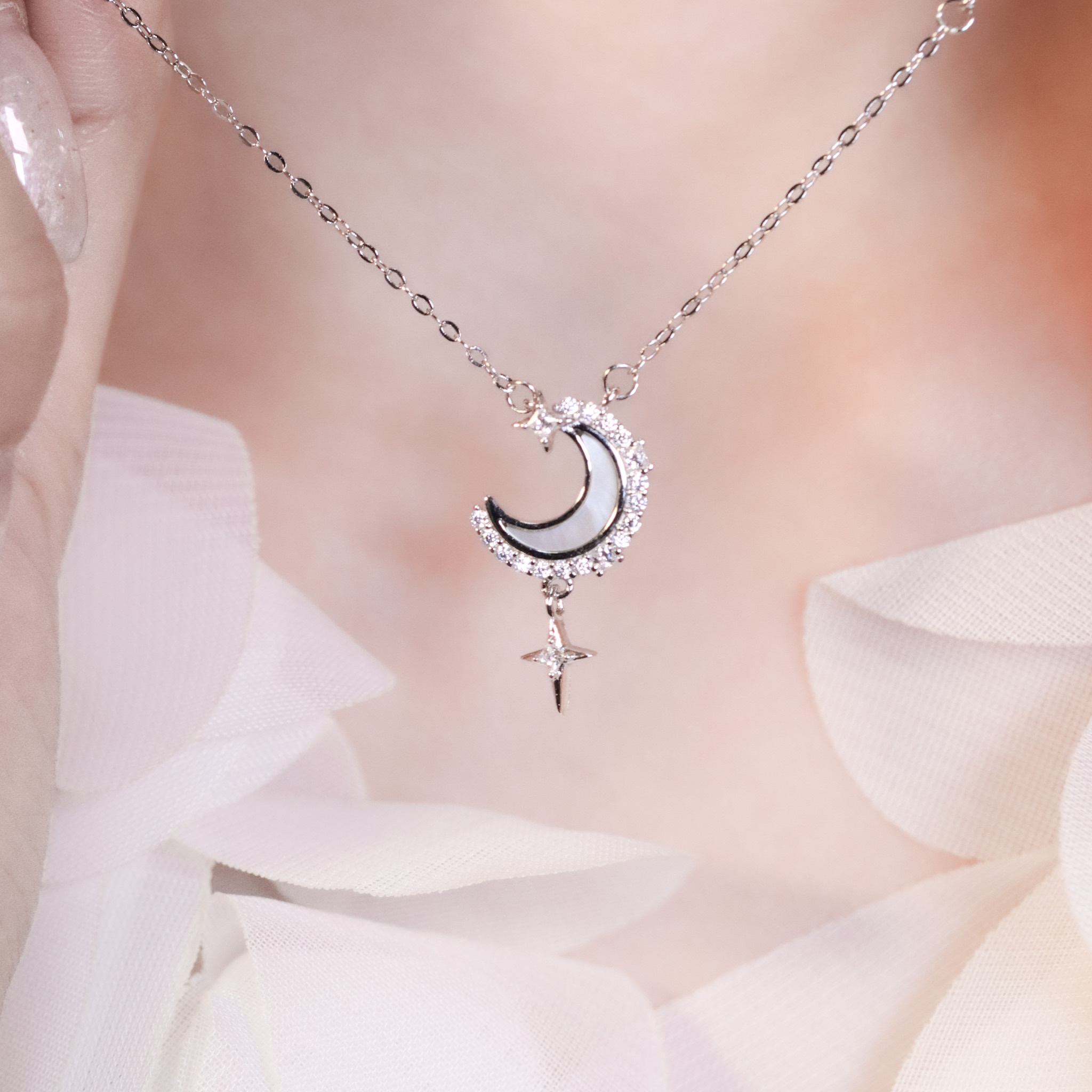 | 925純銀・白金 | 月半小協奏項鍊 | NE1500 |