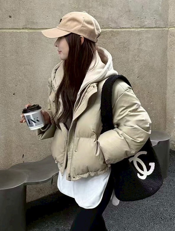 假兩件拼接帽鋪棉外套