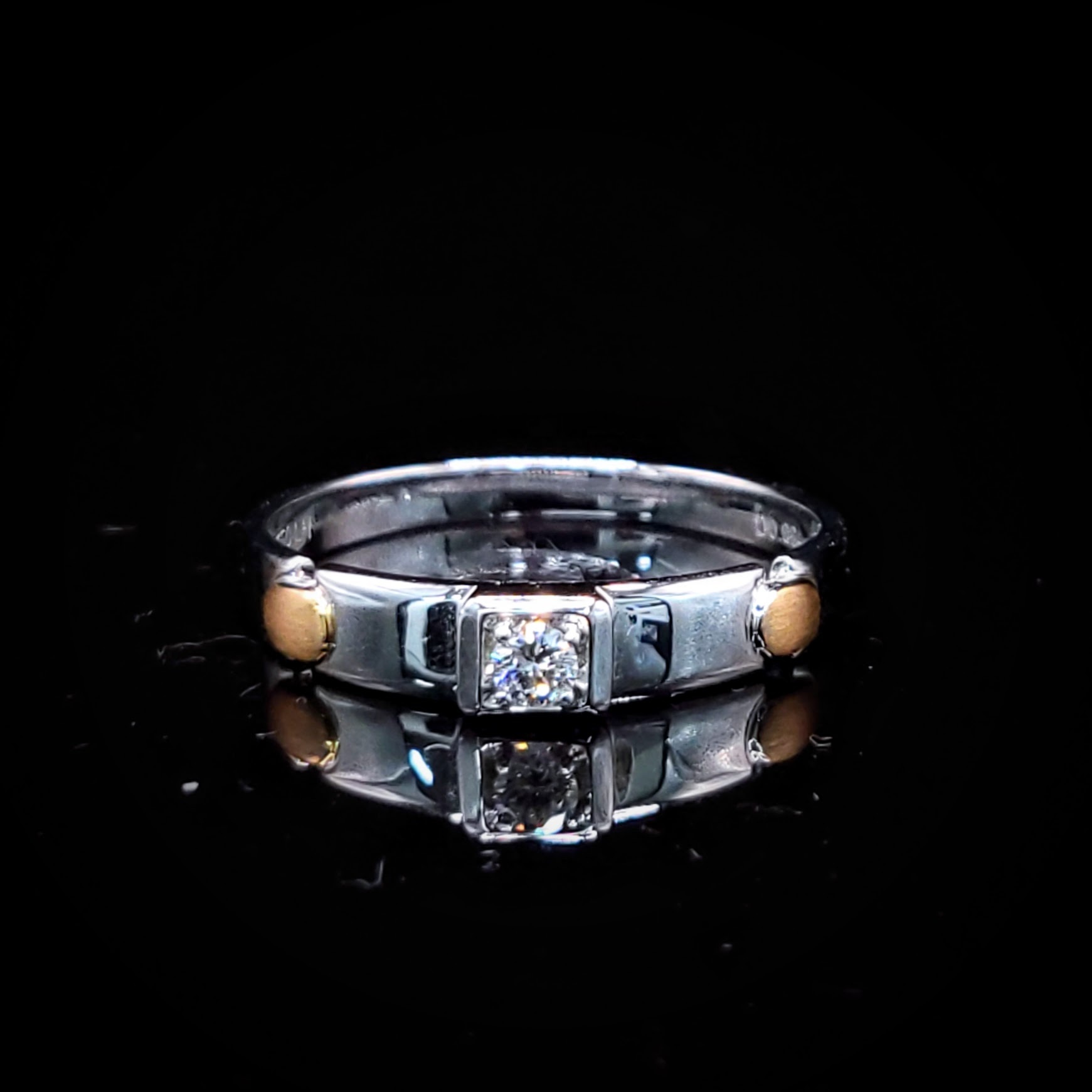 18K Gold 0.06ct Diamond Ring