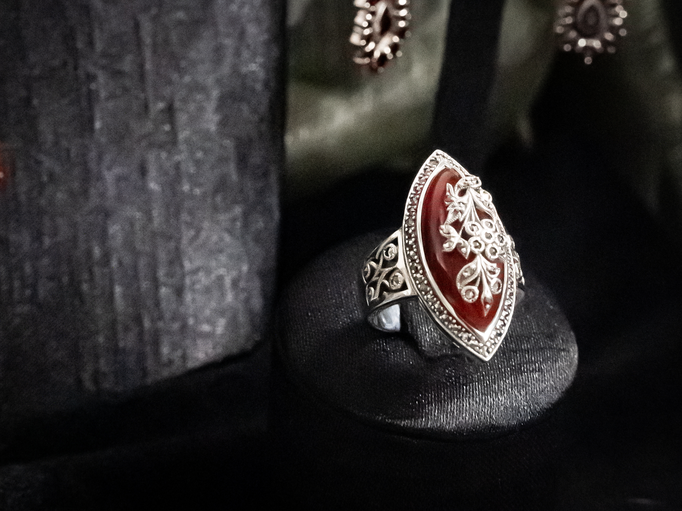 紅玉髓馬眼型戒指