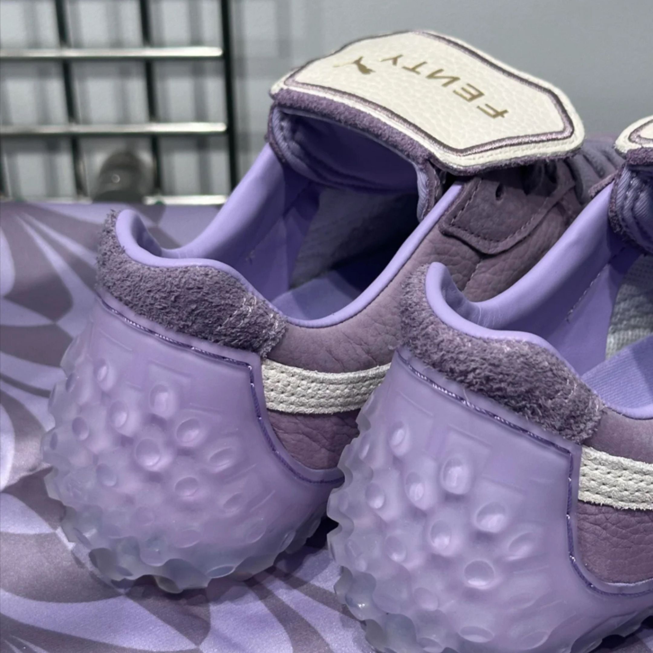 NICEDAY 代購 FENTY x PUMA AVANTI LS Rihanna 蕾哈娜 聯名 紫色 芋頭 麂皮 淺紫 紫羅蘭 404191-03