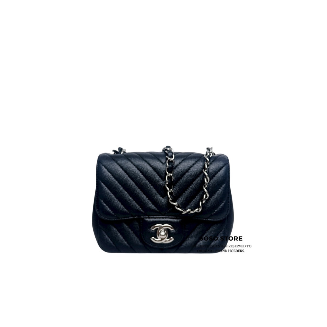 Chanel Chevron Classic Flap 17 cm - Black / Shw