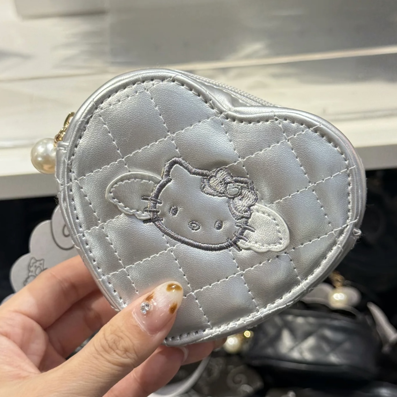 SANRIO HELLO KITTY 天使系列 愛心 零錢包 收納小包 翅膀 皮革 格紋 質感 兩色