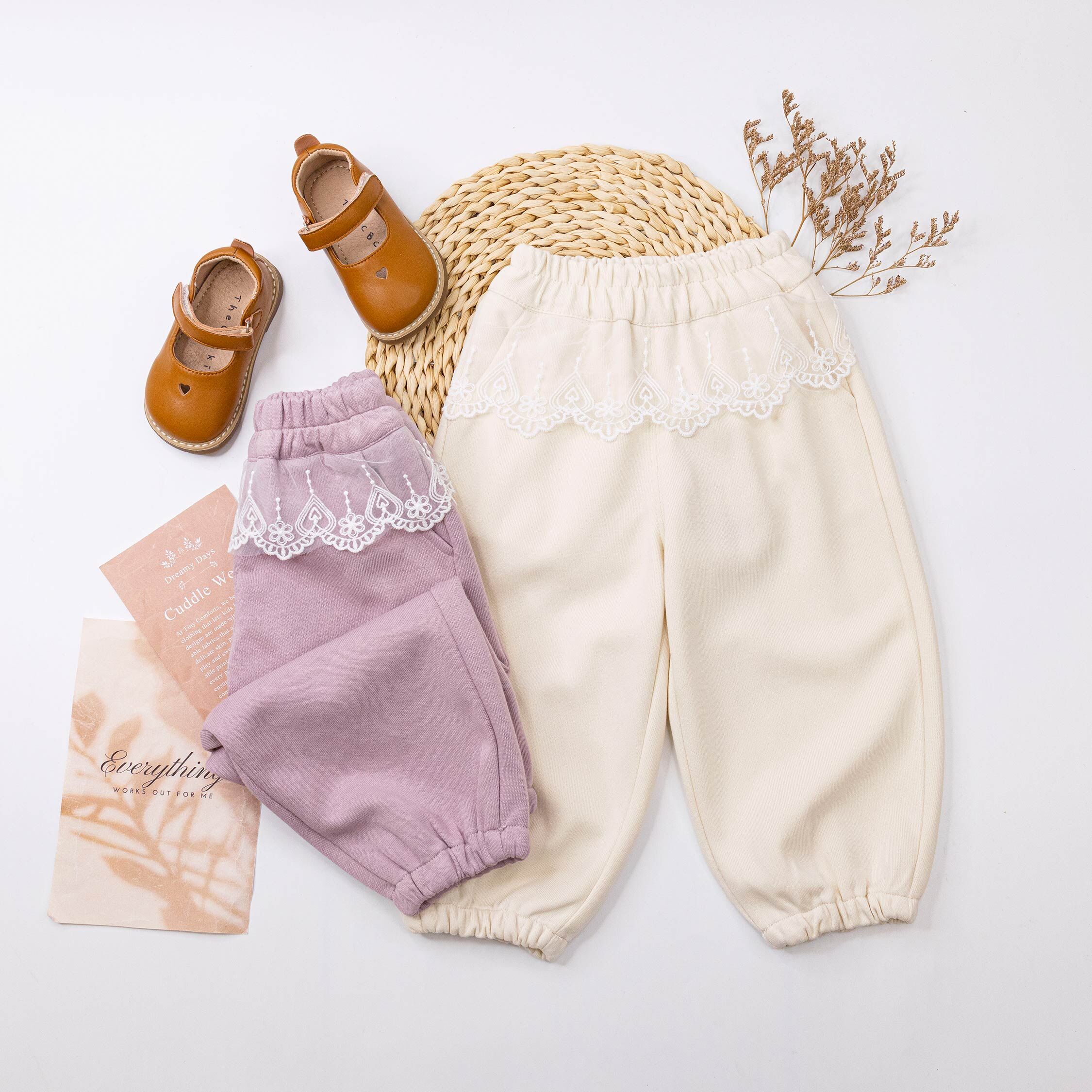 【H55264】質感繡花設計縮口褲＊二色