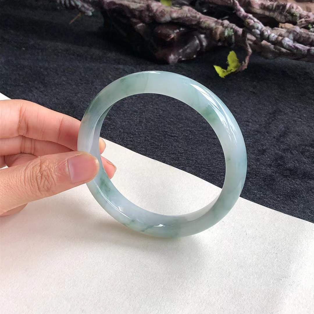 9252641 60.5mm冰糯種飄綠花翡翠正圈手鐲 (60-62)