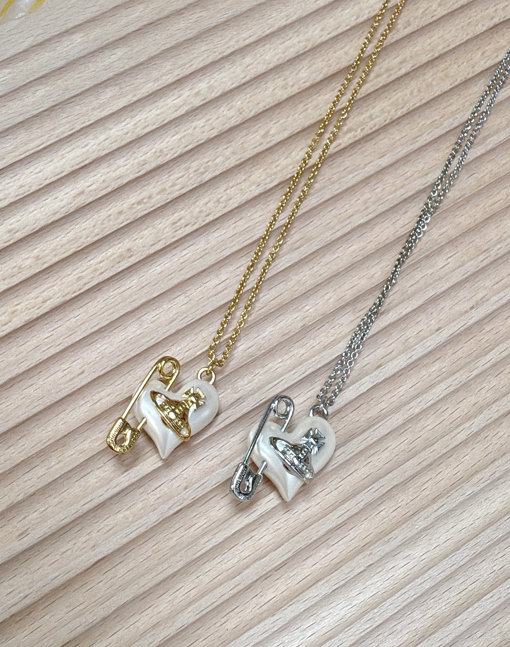 Vivienne westwood 心心扣針頸鏈