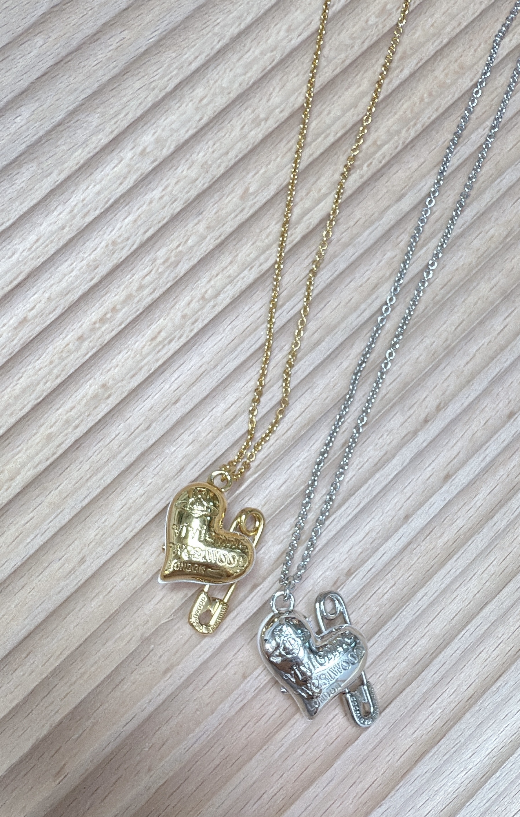 Vivienne westwood 心心扣針頸鏈