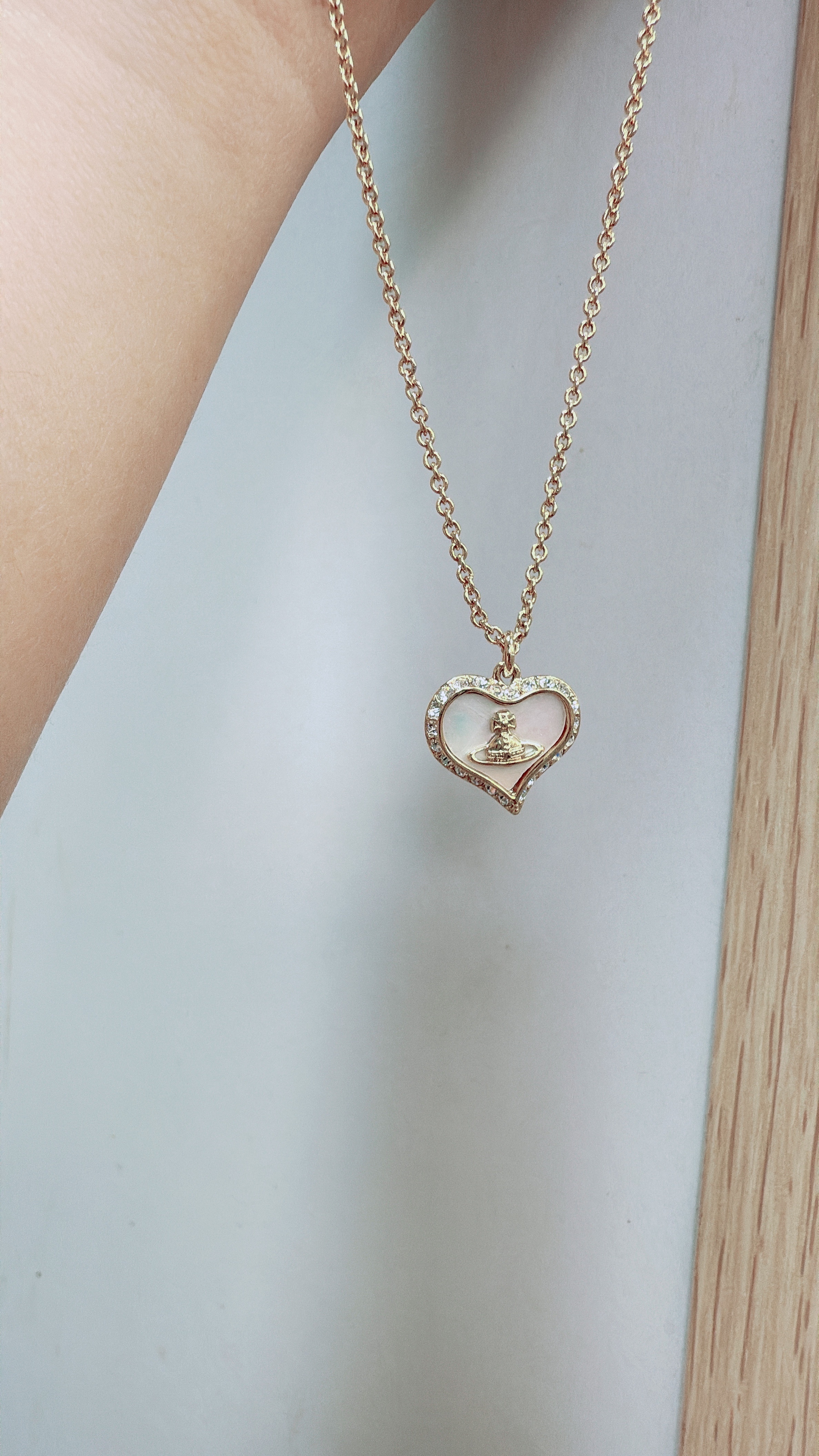 Vivienne Westwood 心型水晶邊邊白色頸鏈