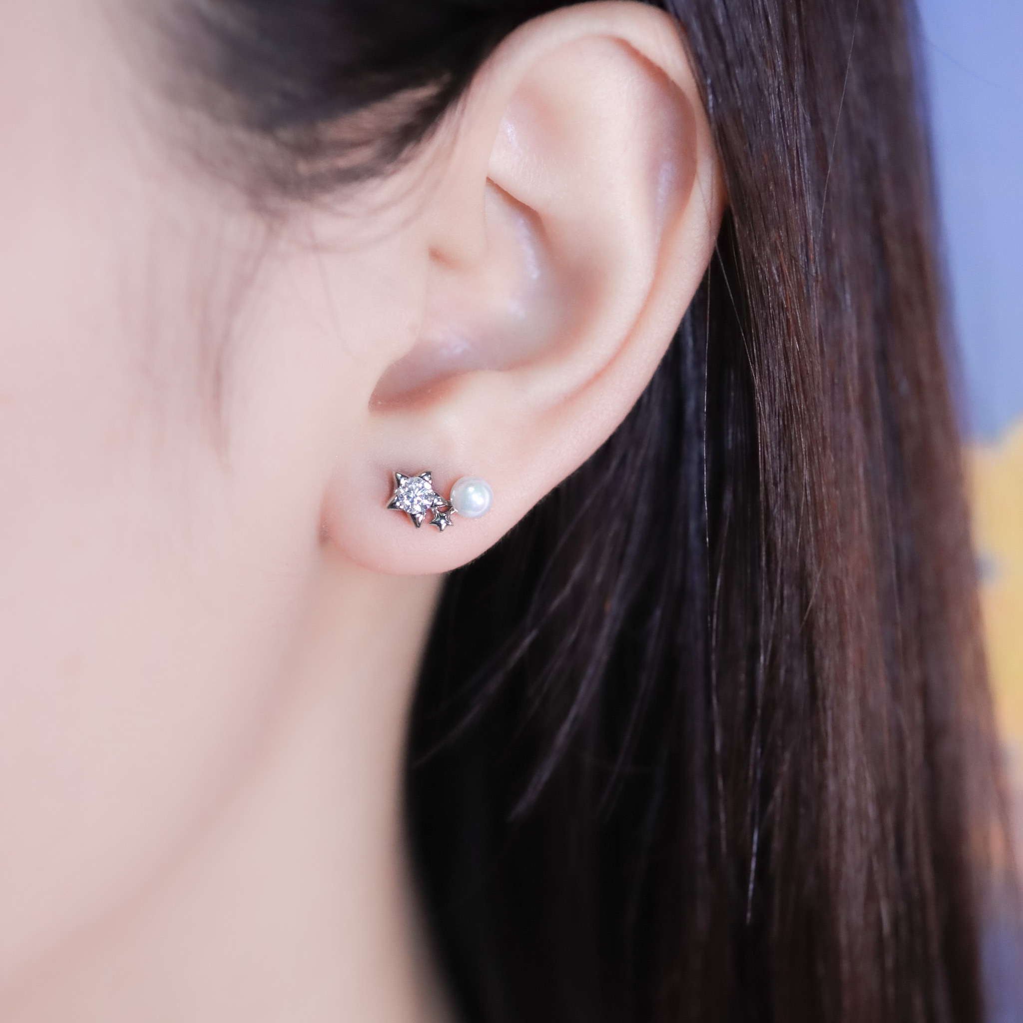 | 925純銀・厚鍍白金・莫桑石・珍珠 | 珍貴星伴耳環 | EA1058 |