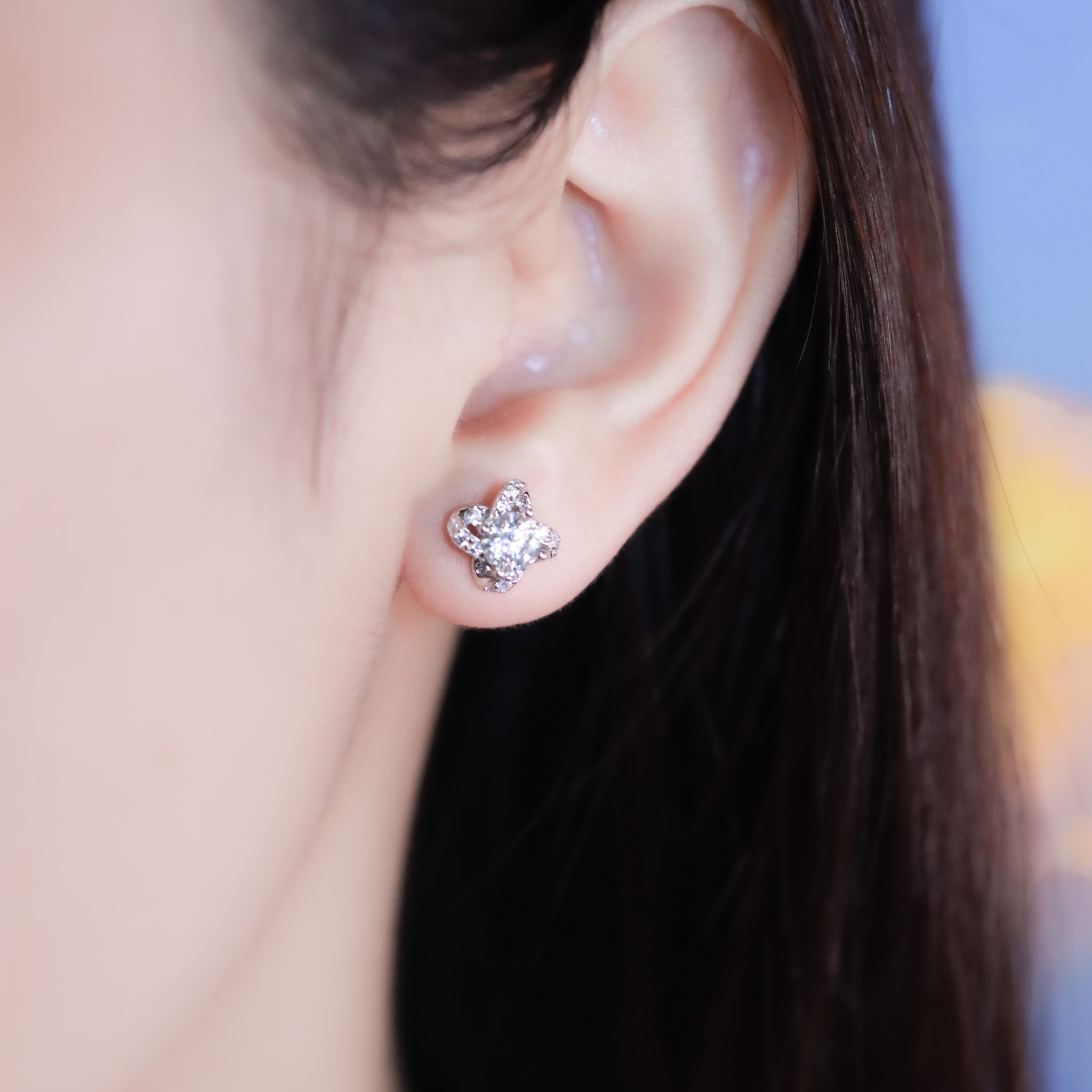 | 925純銀・厚鍍白金・莫桑石 | 鑽光幸福風車耳環 | EA1061 |