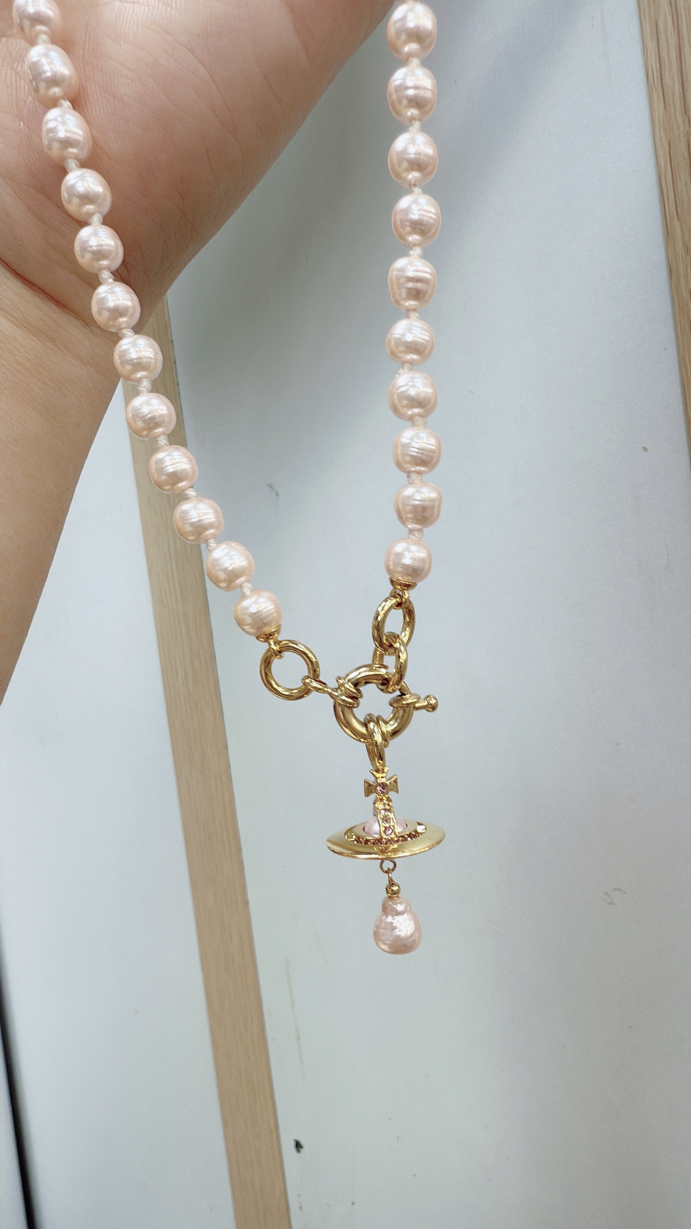 Vivienne Westwood 粉色珍珠頸鏈