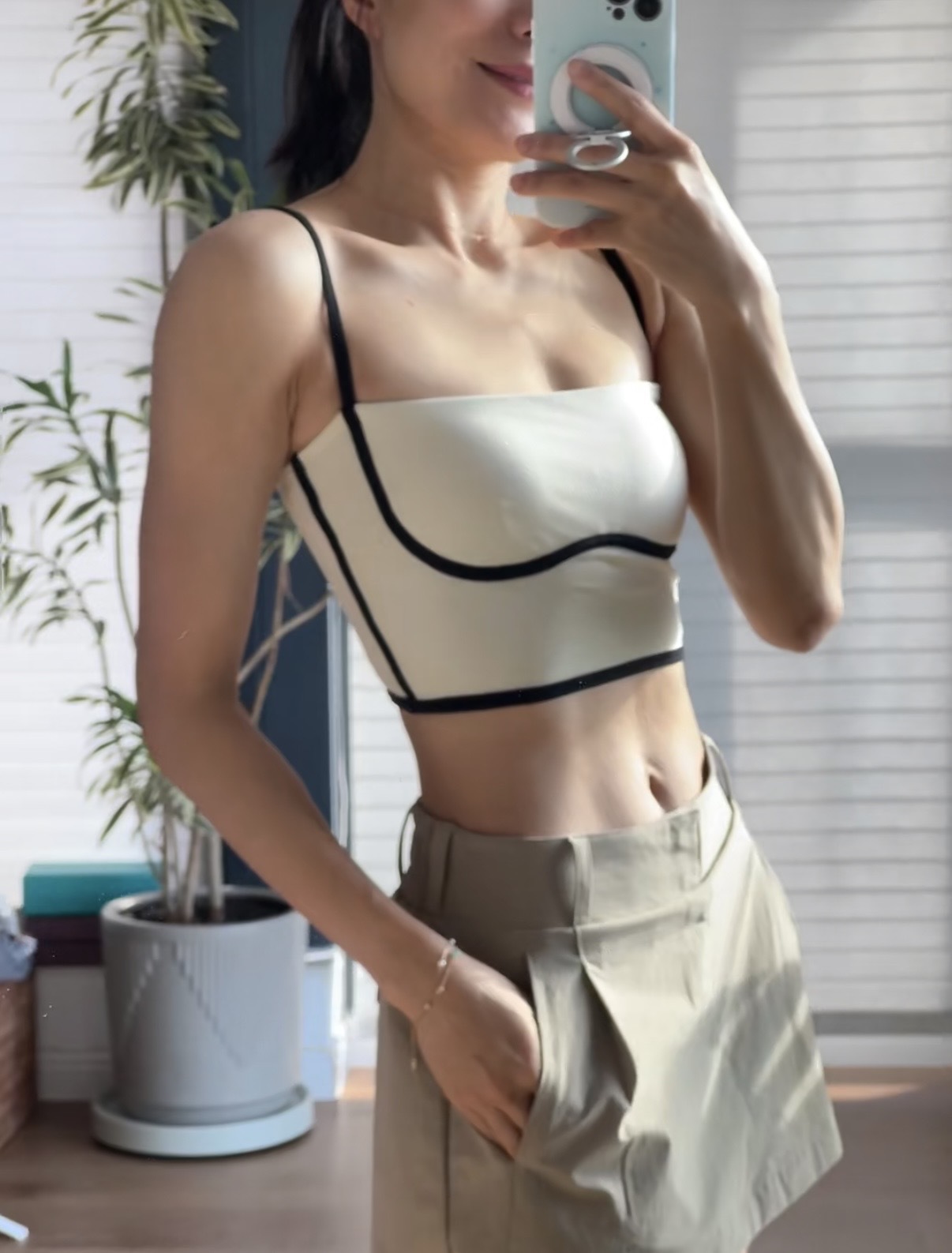 Alo Yoga Airbrush Streamlined Bra Tank