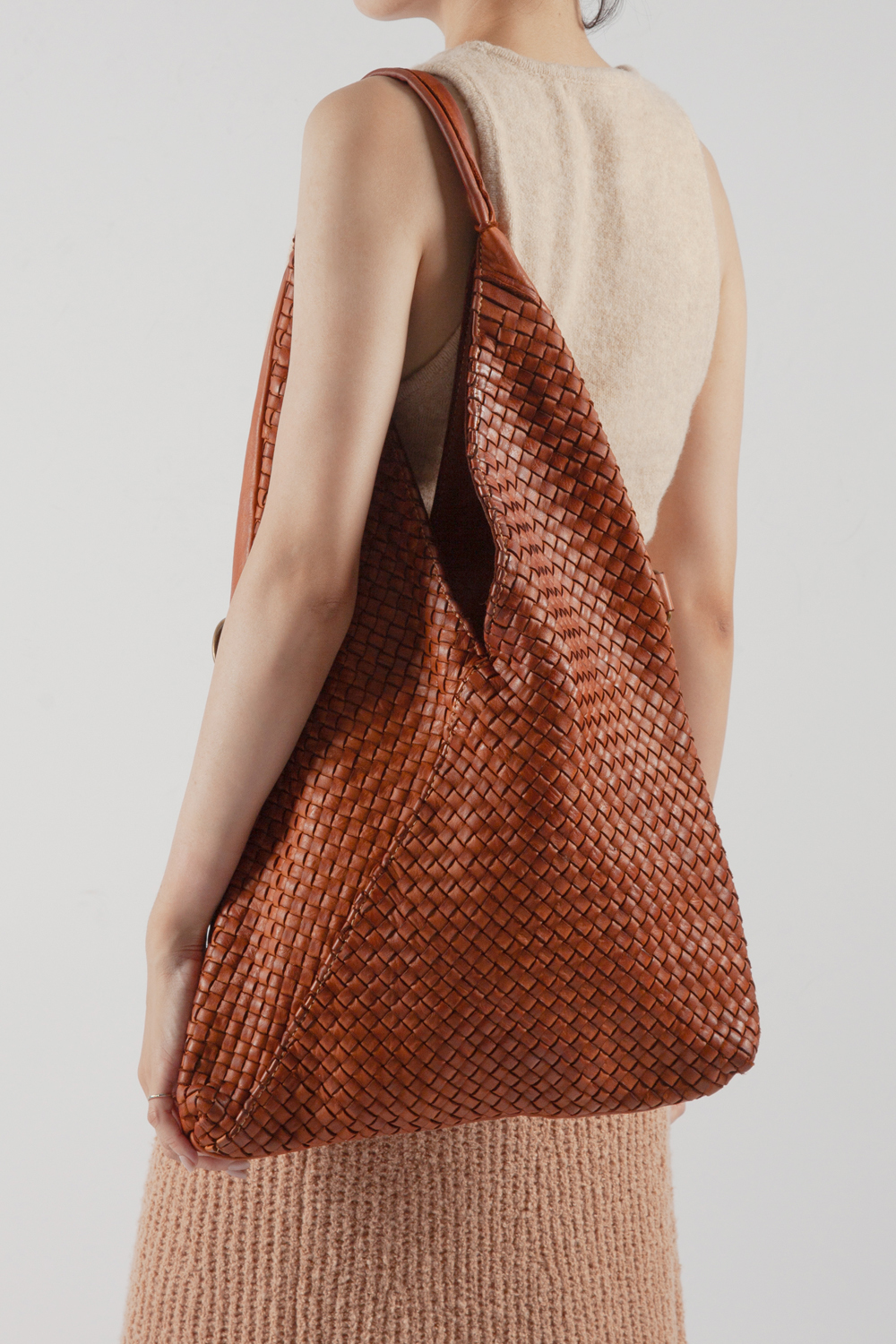 LORENA 編織交叉肩背包 棕色