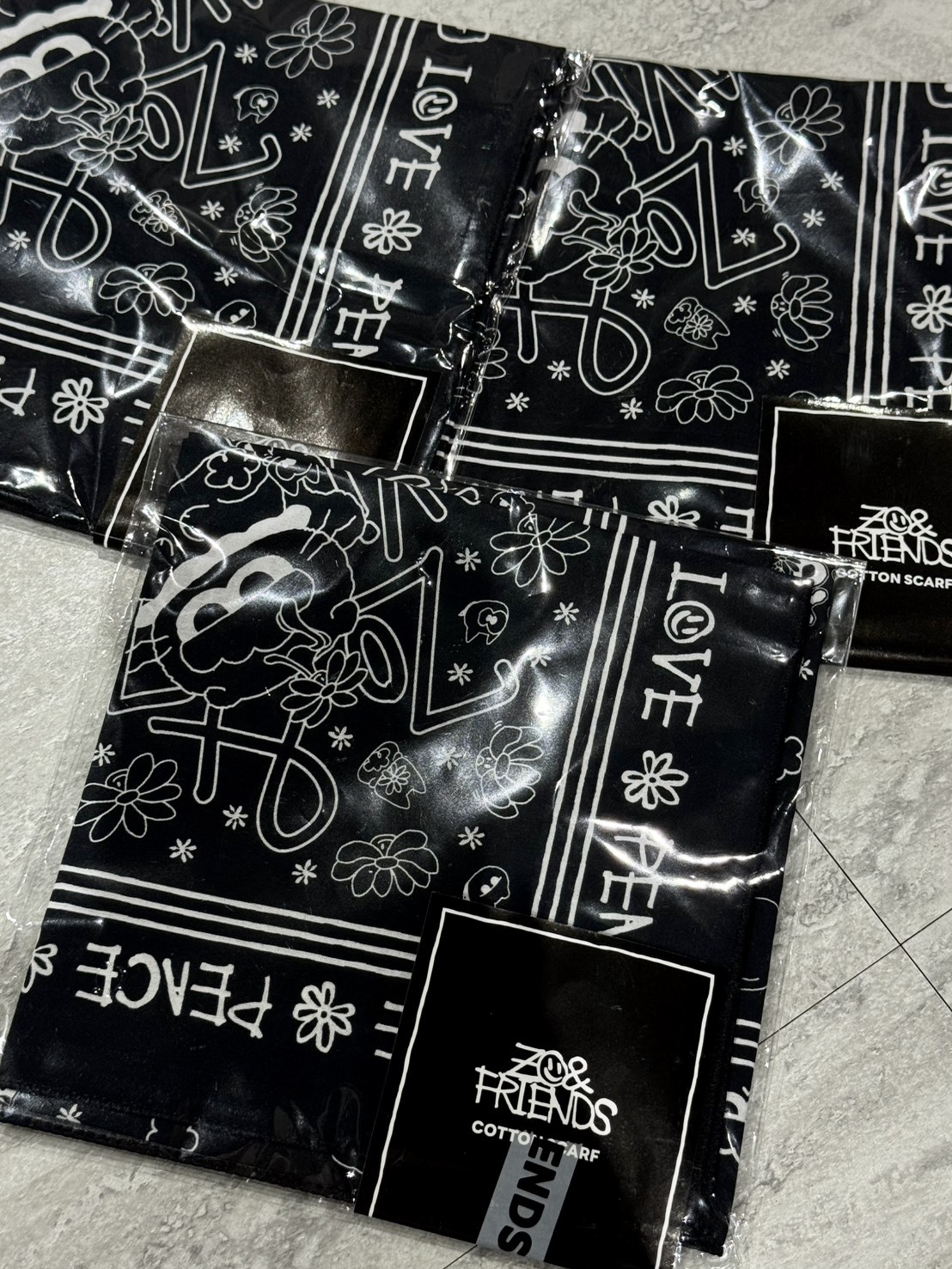 現貨 GD愛貓 ZOA 貓咪小花 方巾「ZO&FRIENDS」