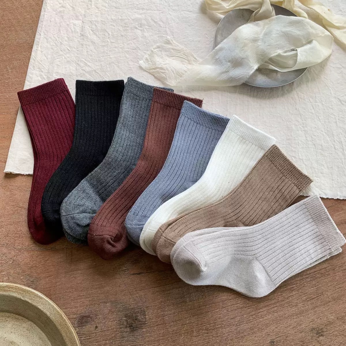 八色好搭配中筒襪