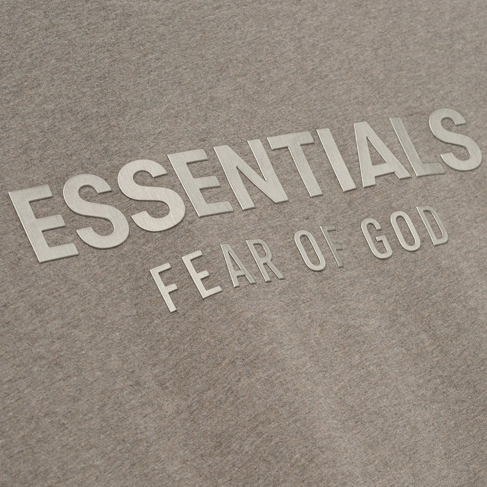 ESSENTIALS 25SS Fear of God 新款 金屬字 短T 燕麥/淺灰/深灰 3色 125SP254191F/125SP254192F/125SP254193F