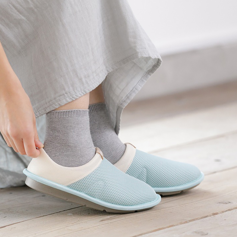<img src="Ayumi-elderly-indoor-shoes01.png" alt="老人防滑輕量家居鞋/拖鞋">