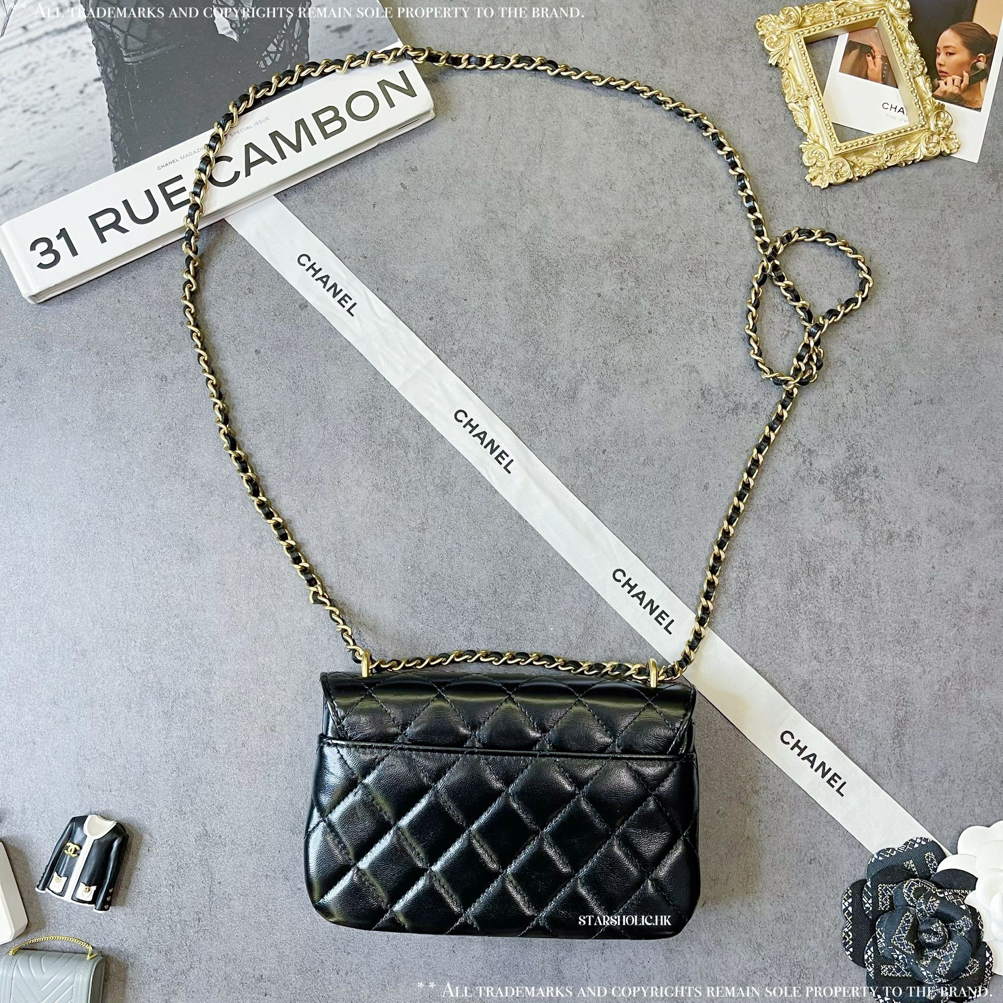 「SOLD」CHANEL Seasonal Wallet On Chain
